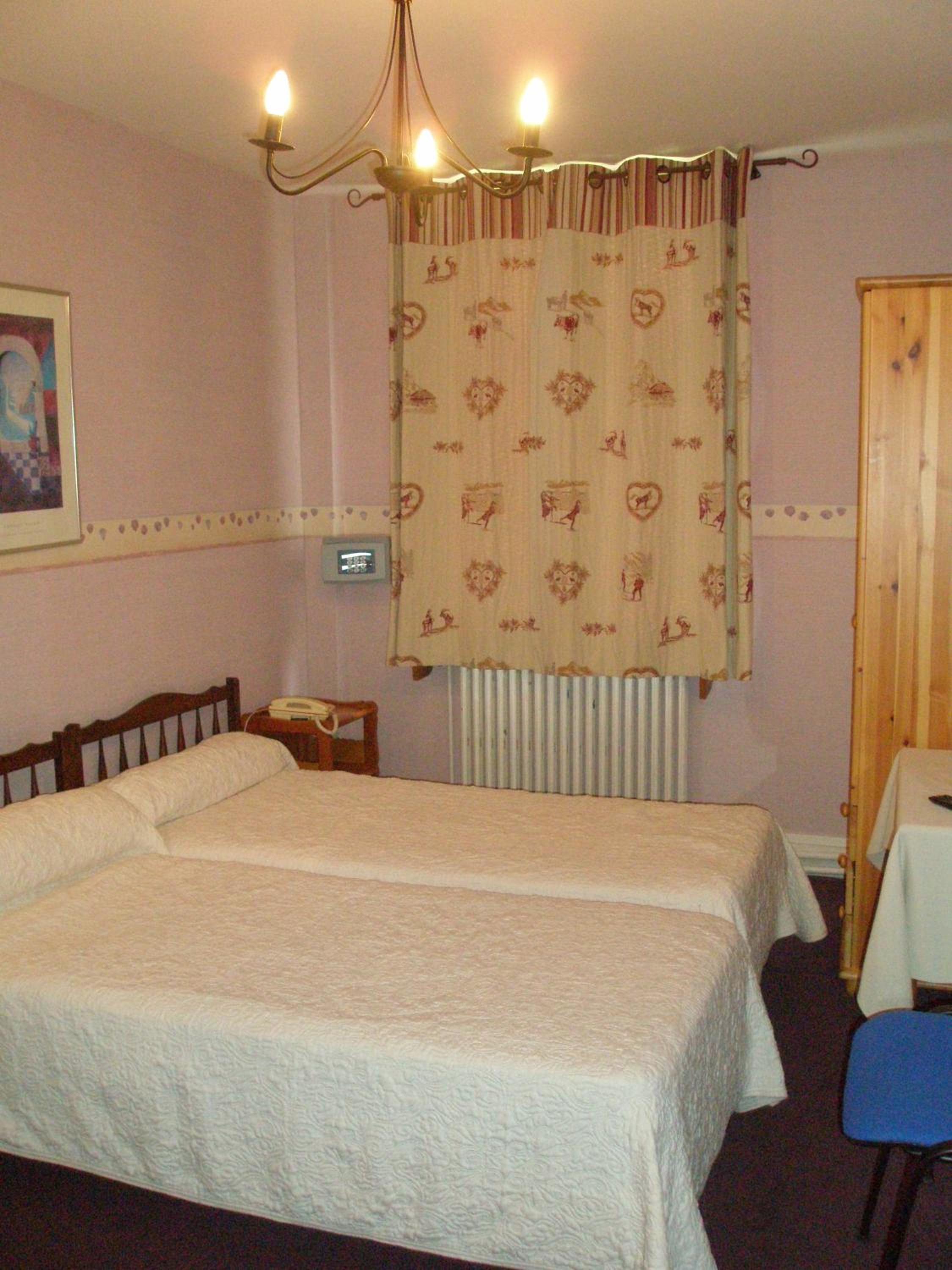 Standard Double or Twin Room photo 2