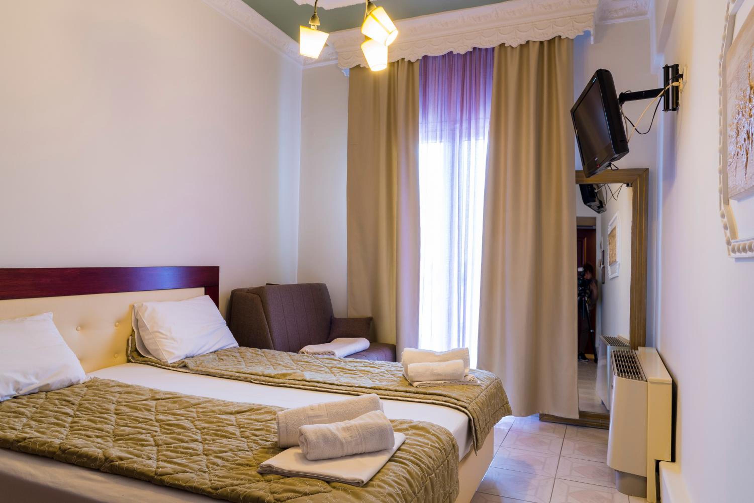 Double or Twin Room with Sea View photo 3