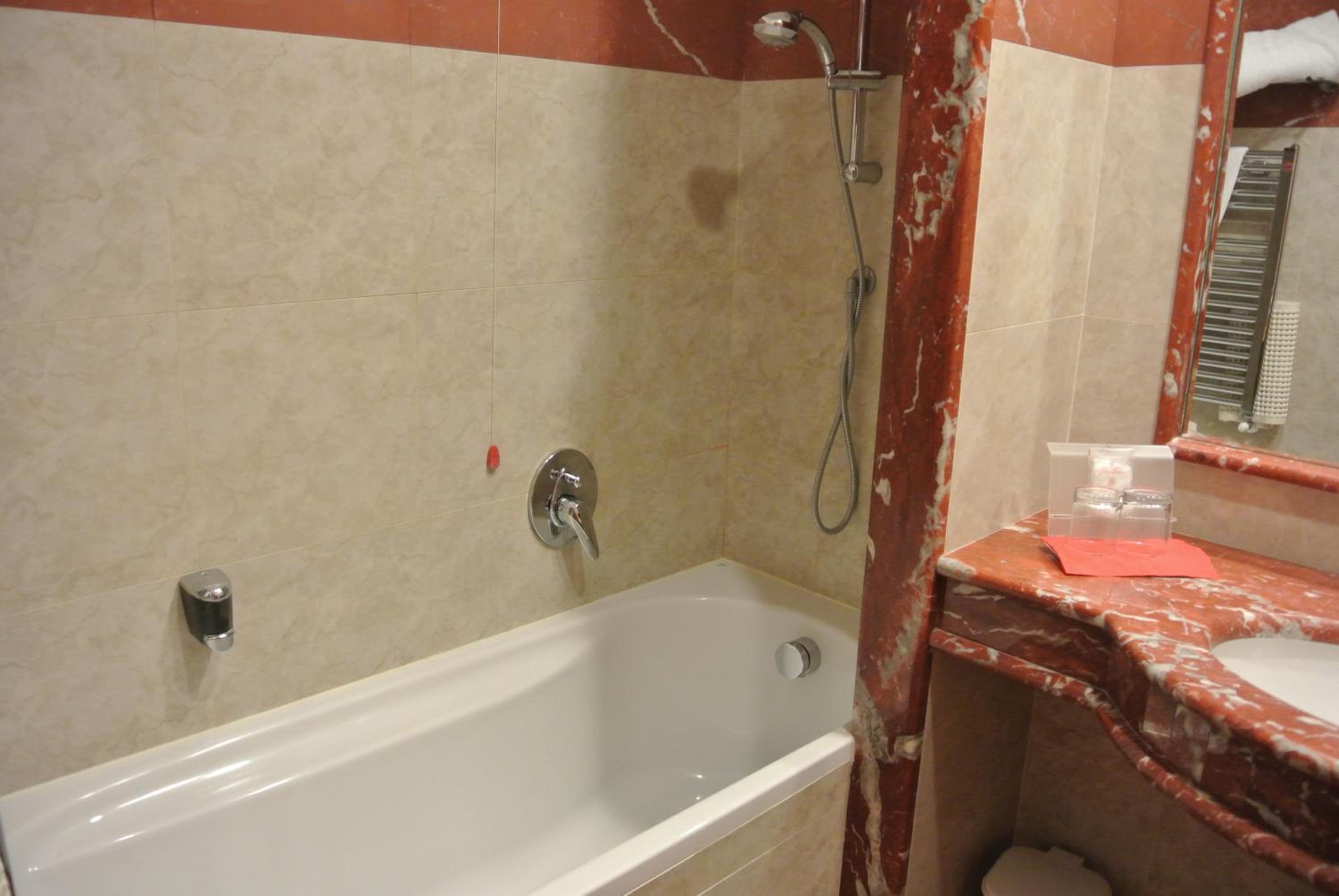 Double Room - Photo 2