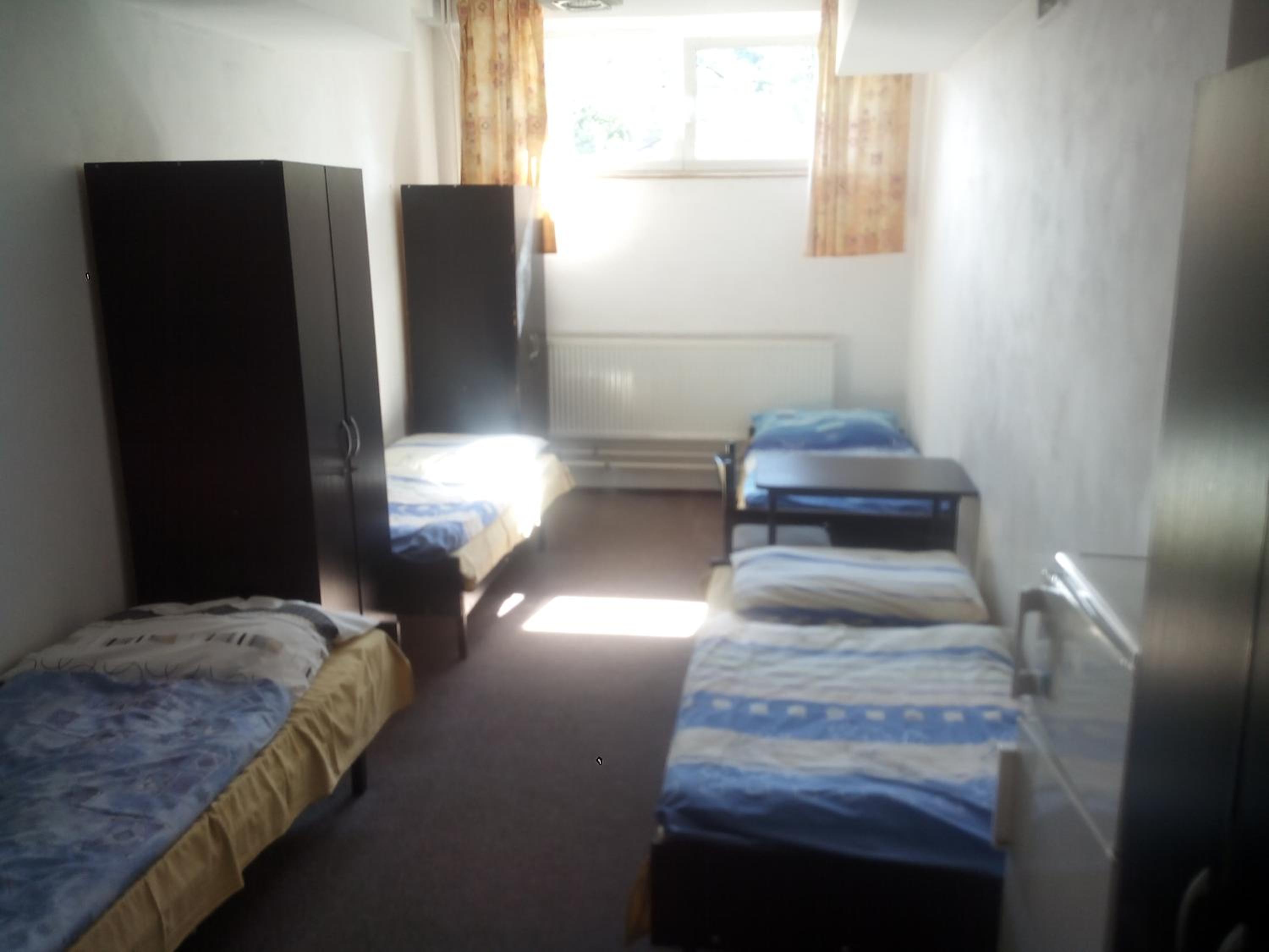Quintuple Room with Shared Bathroom photo 3
