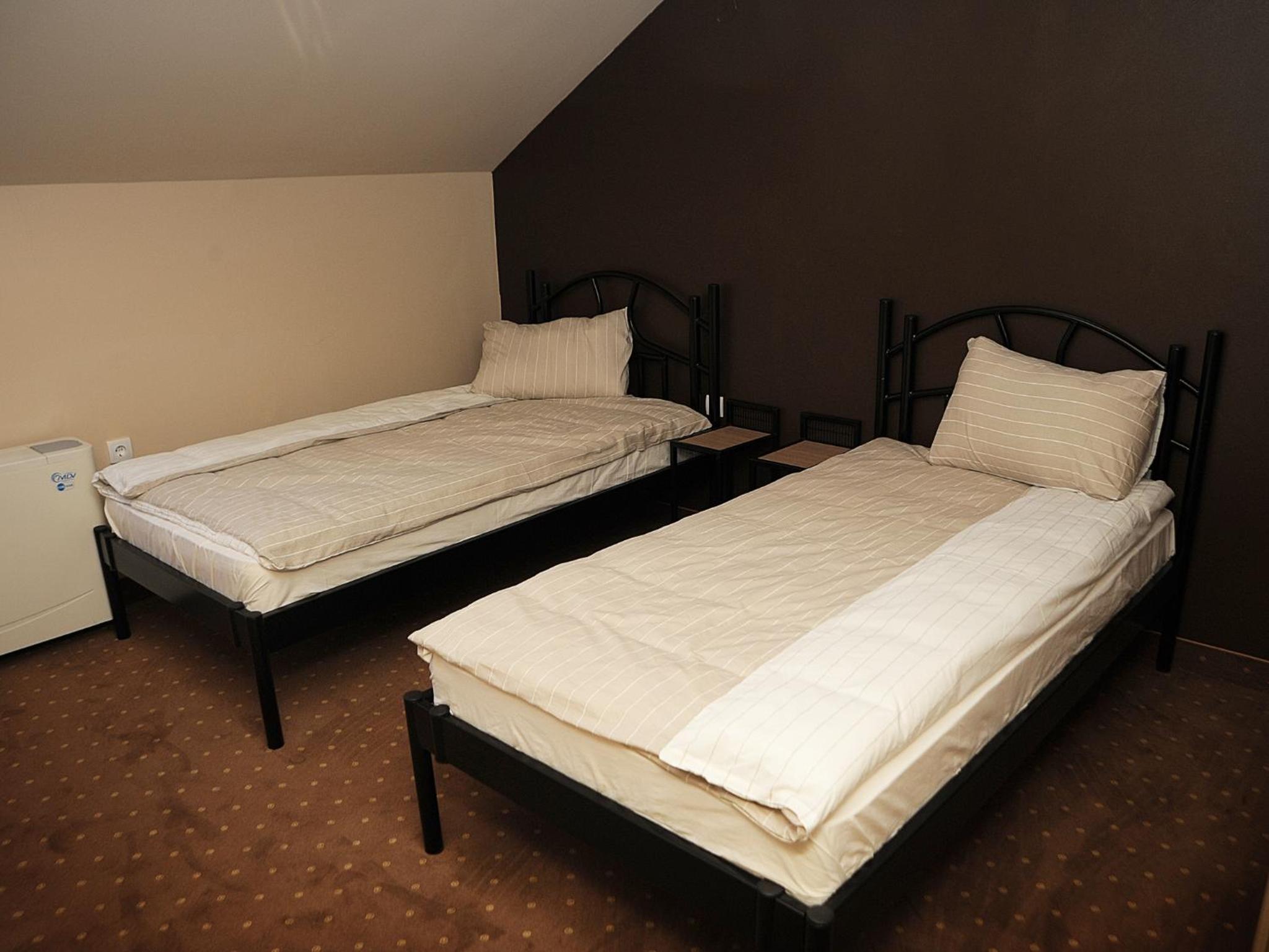 Twin Room with Private Bathroom photo 1