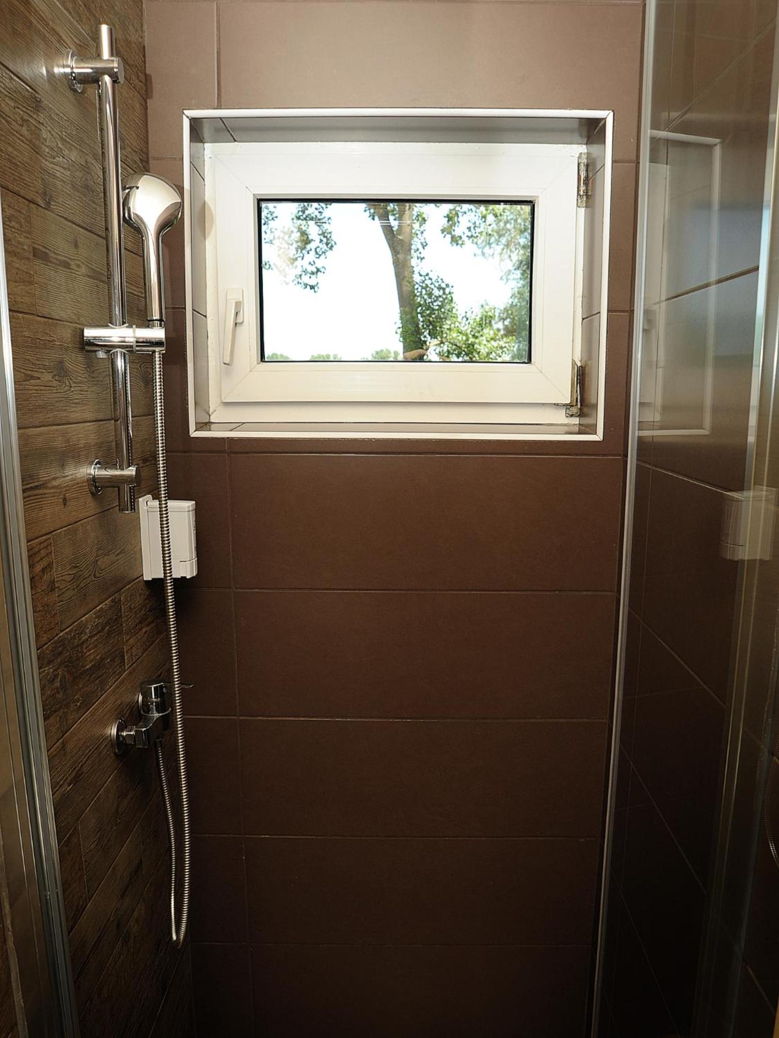 Twin Room with Private Bathroom photo 2