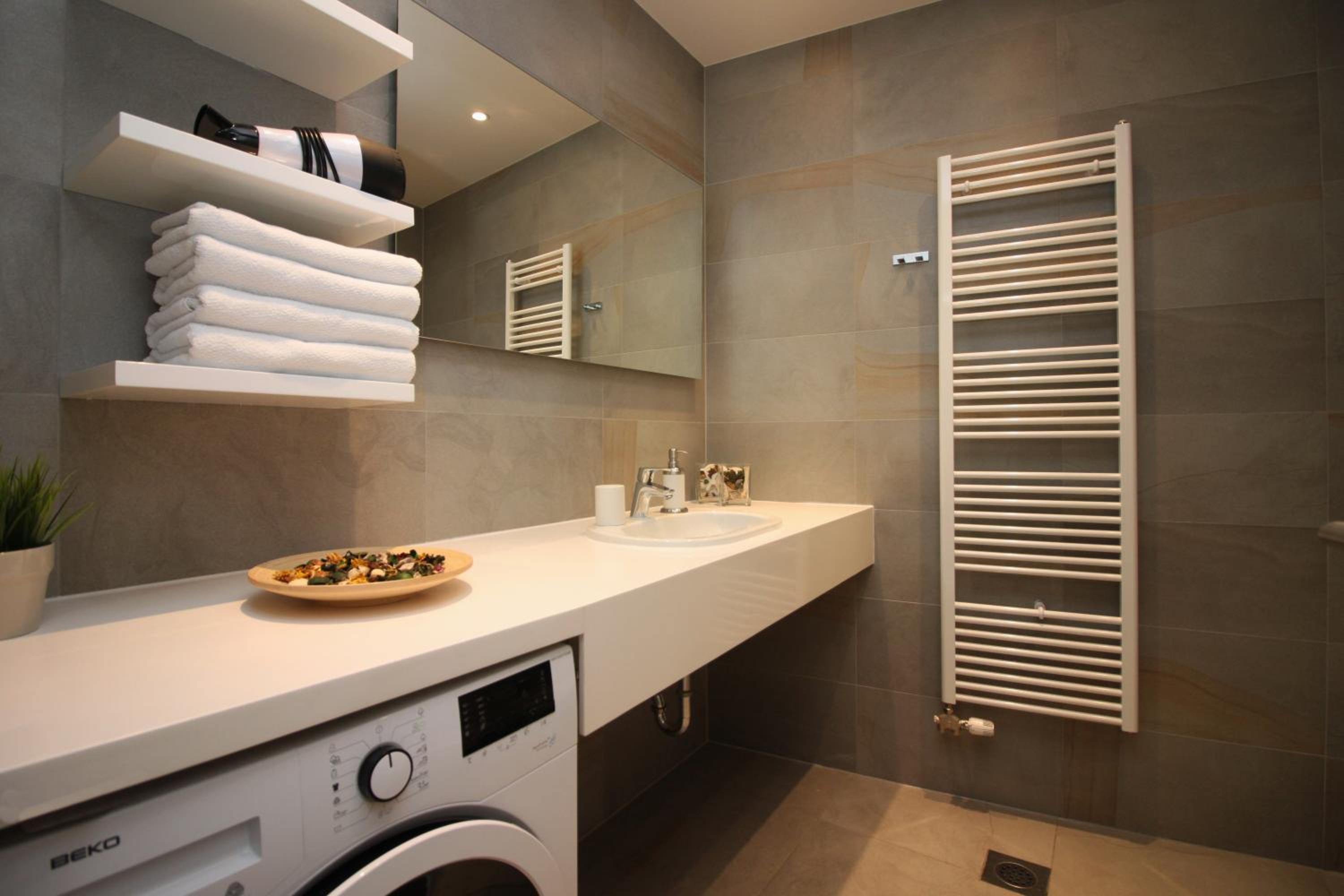 Two-Bedroom Apartment - Photo 30