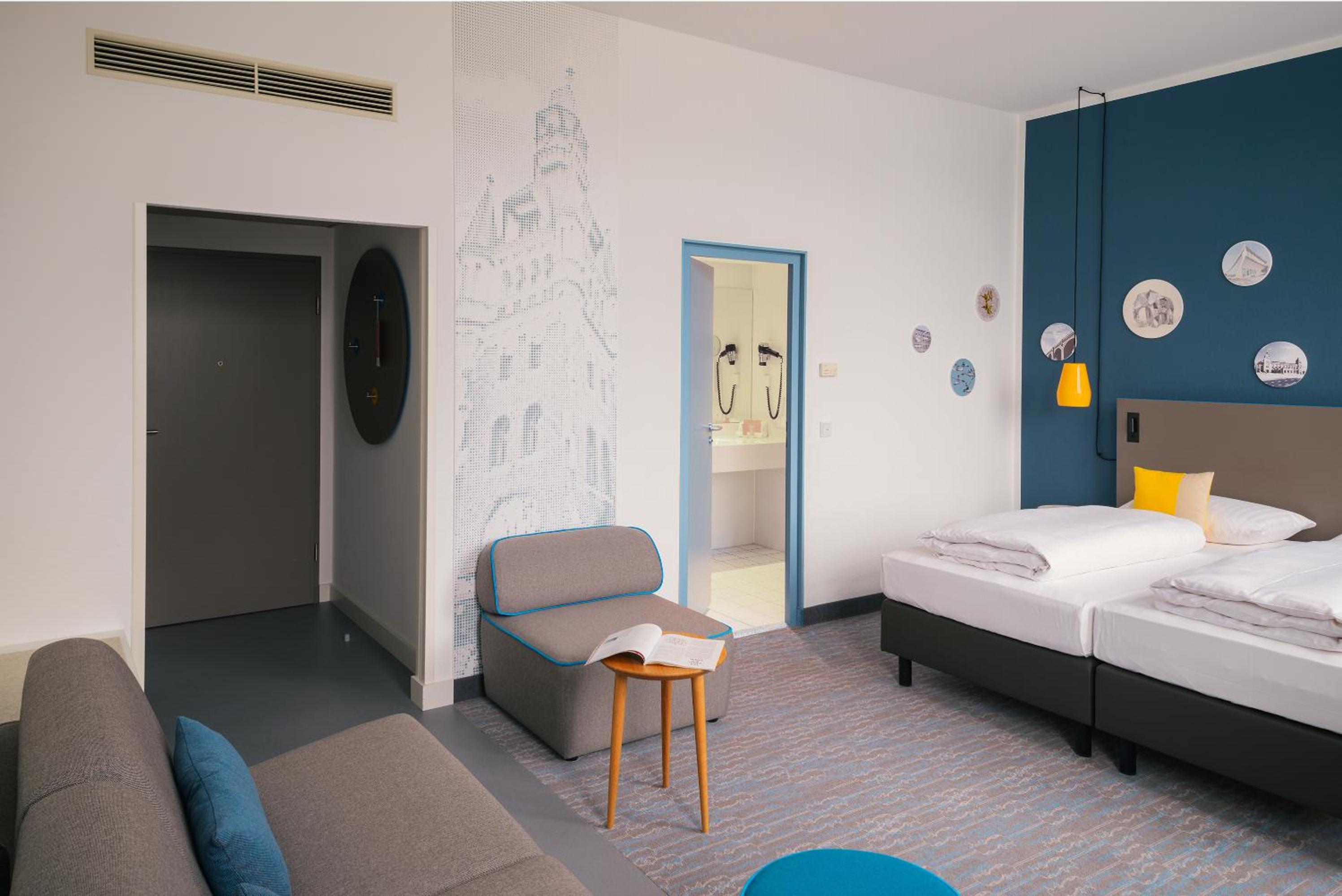 Lounge Plus Room - Photo 8