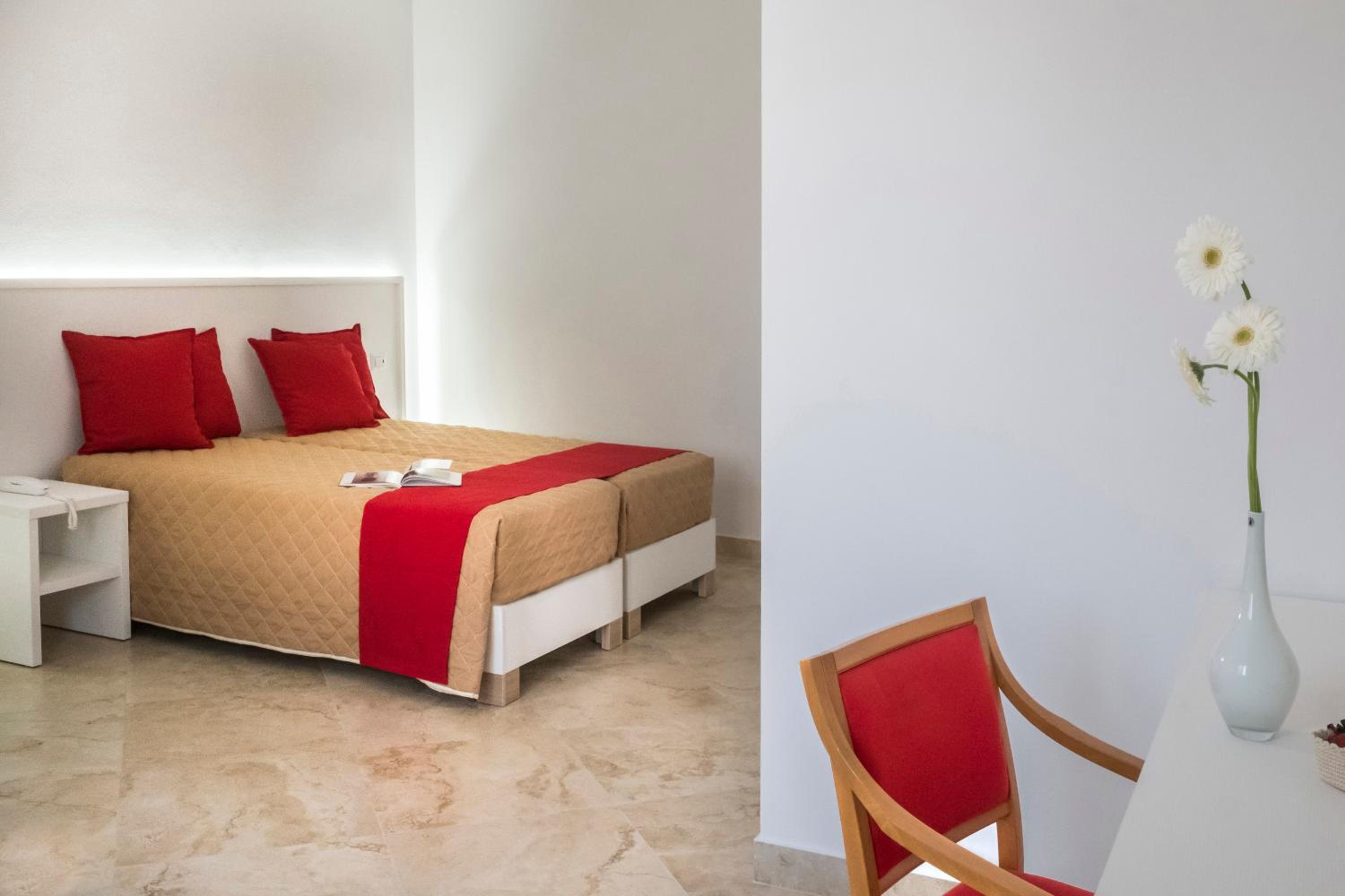 Deluxe Double or Twin Room - Photo 3
