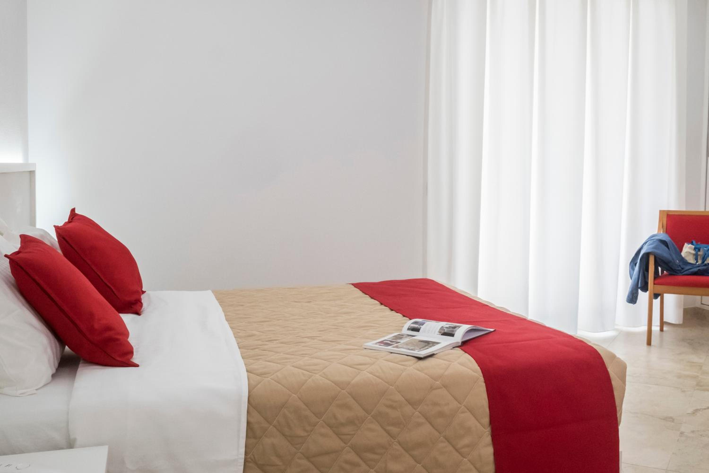 Superior Double or Twin Room - Photo 8