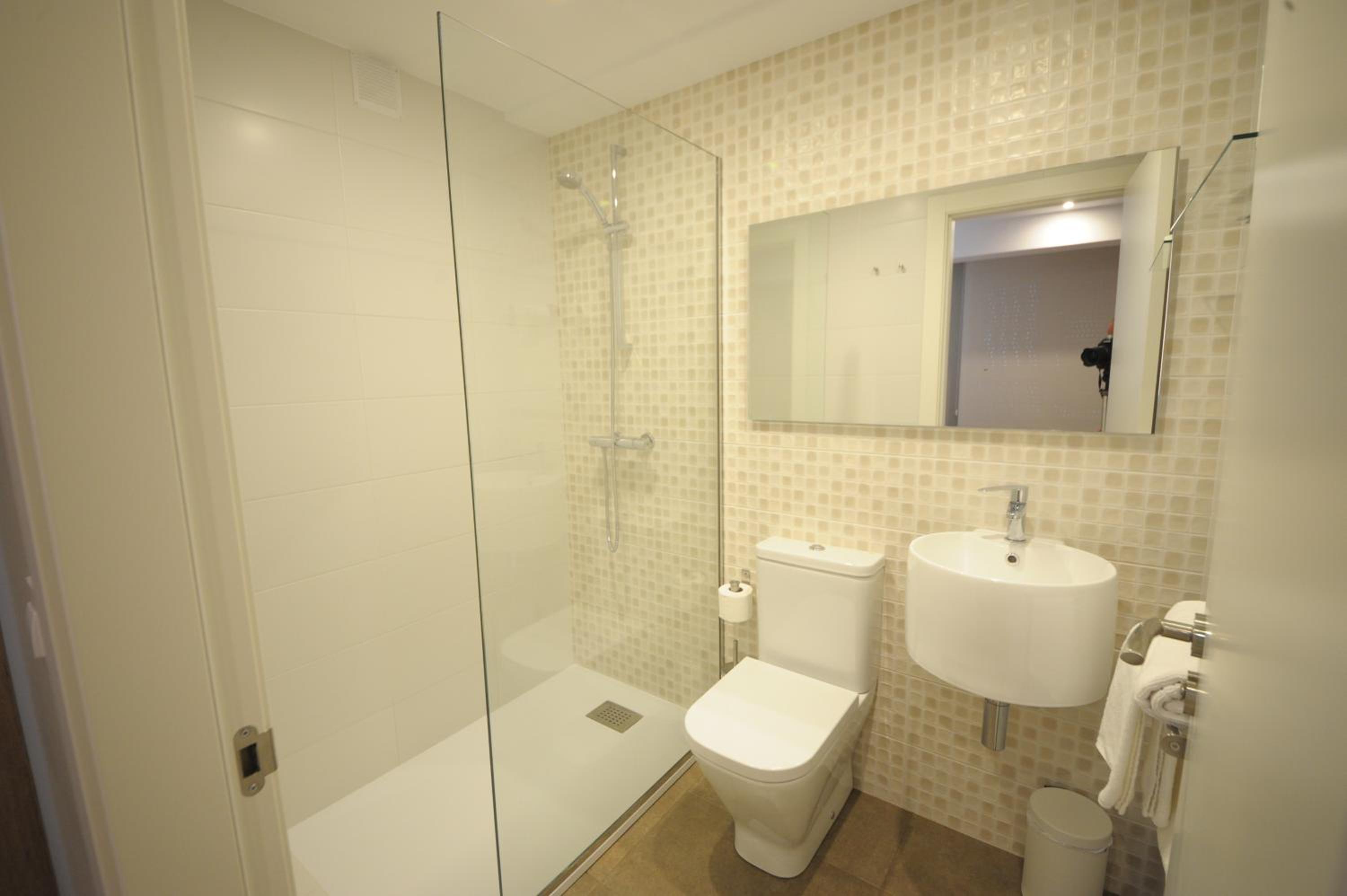Double Room with Private Bathroom photo 3