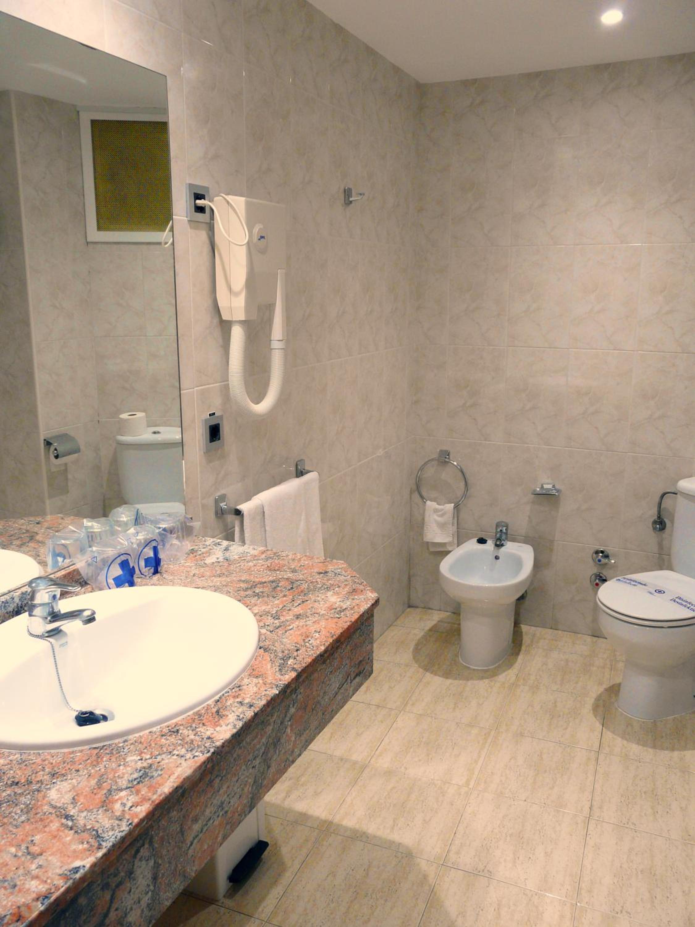 Interior Triple Room photo 2
