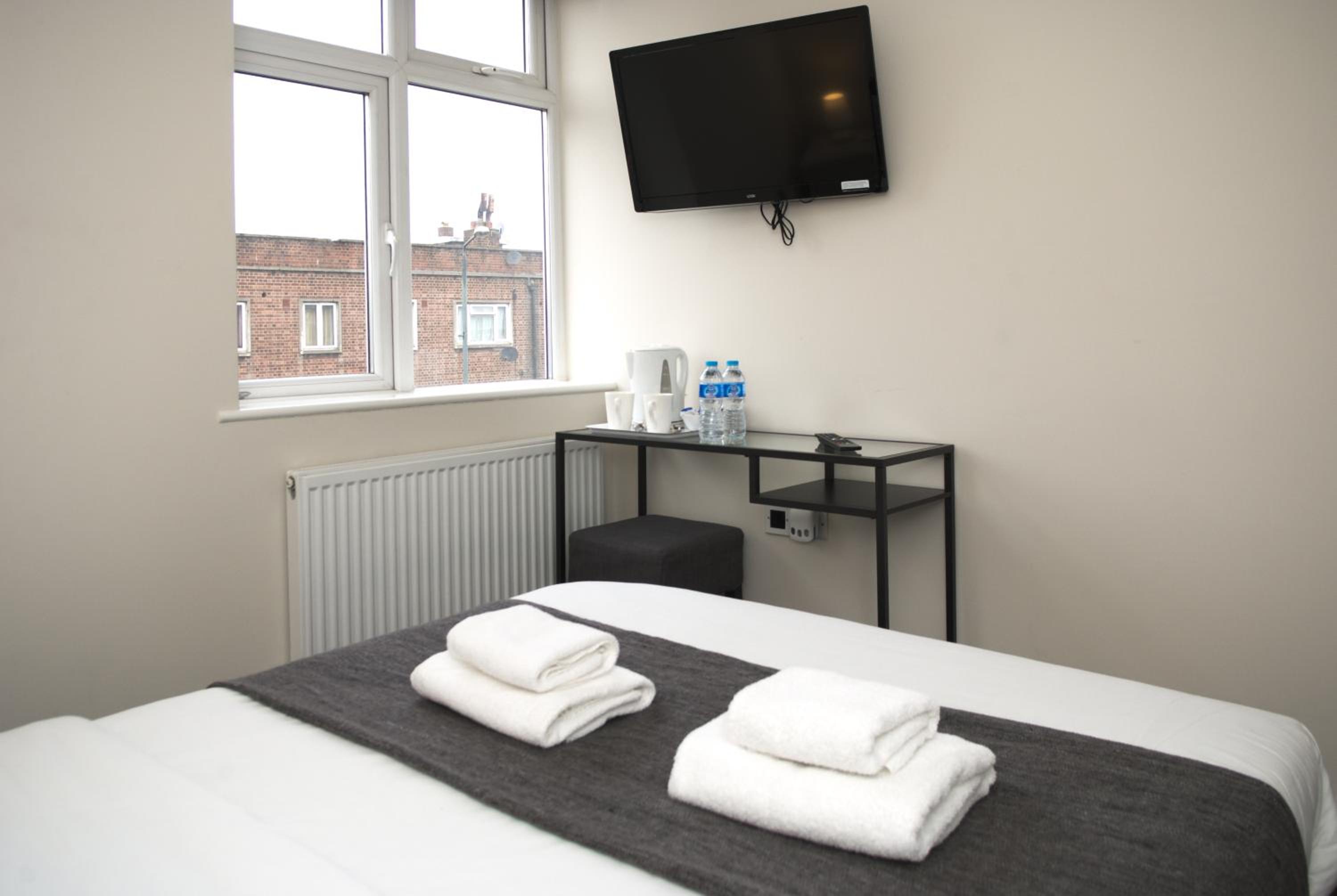 Double Room with Private Bathroom photo 1