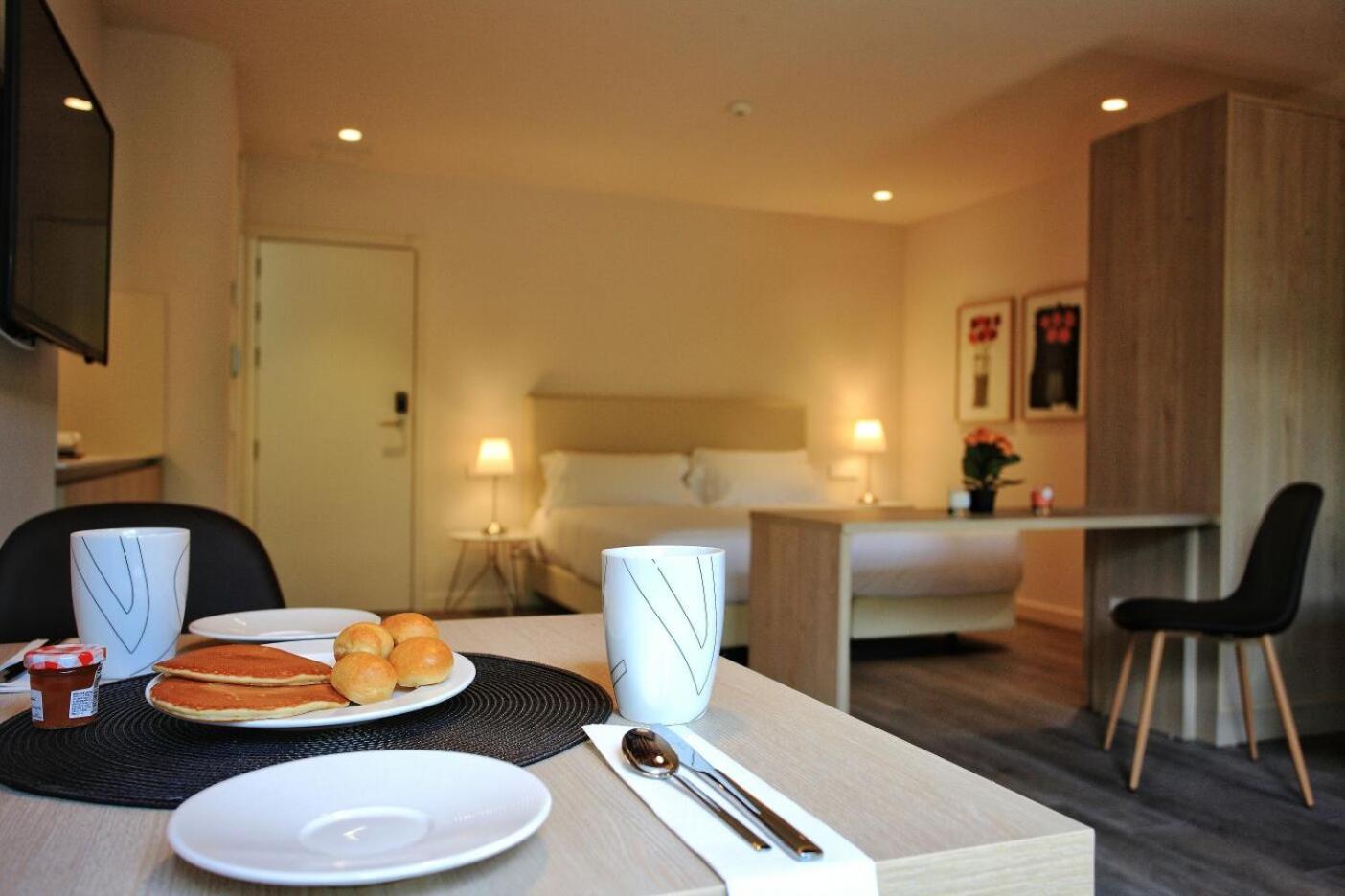 Deluxe Double Room with Balcony photo 3