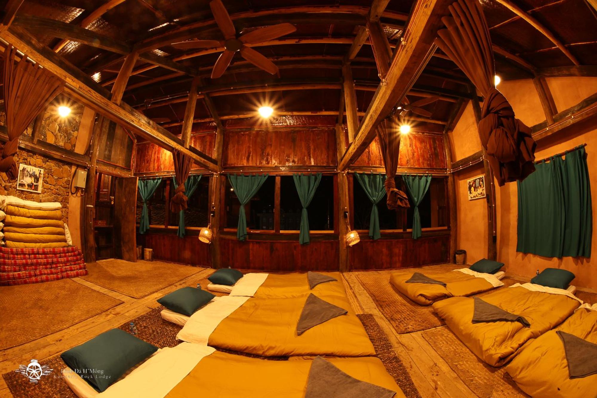Bed in 8-Bed Mixed Dormitory Room