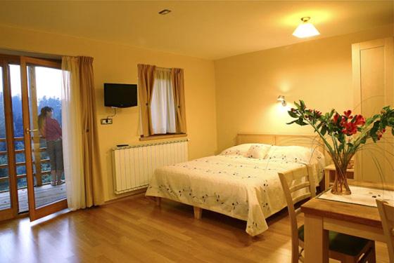 Apartment with Garden View photo 2