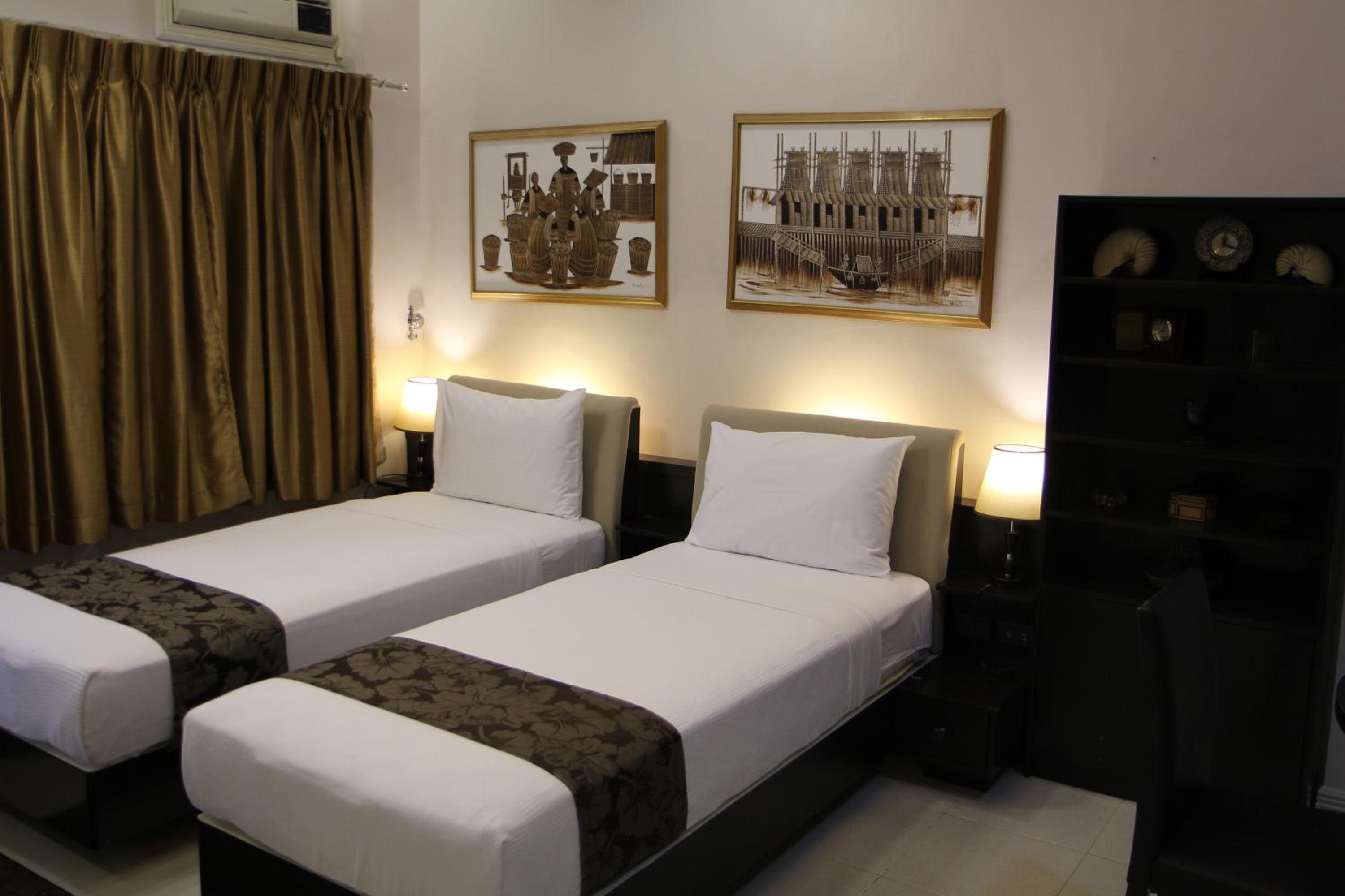 Double Room with Balcony - Photo 16