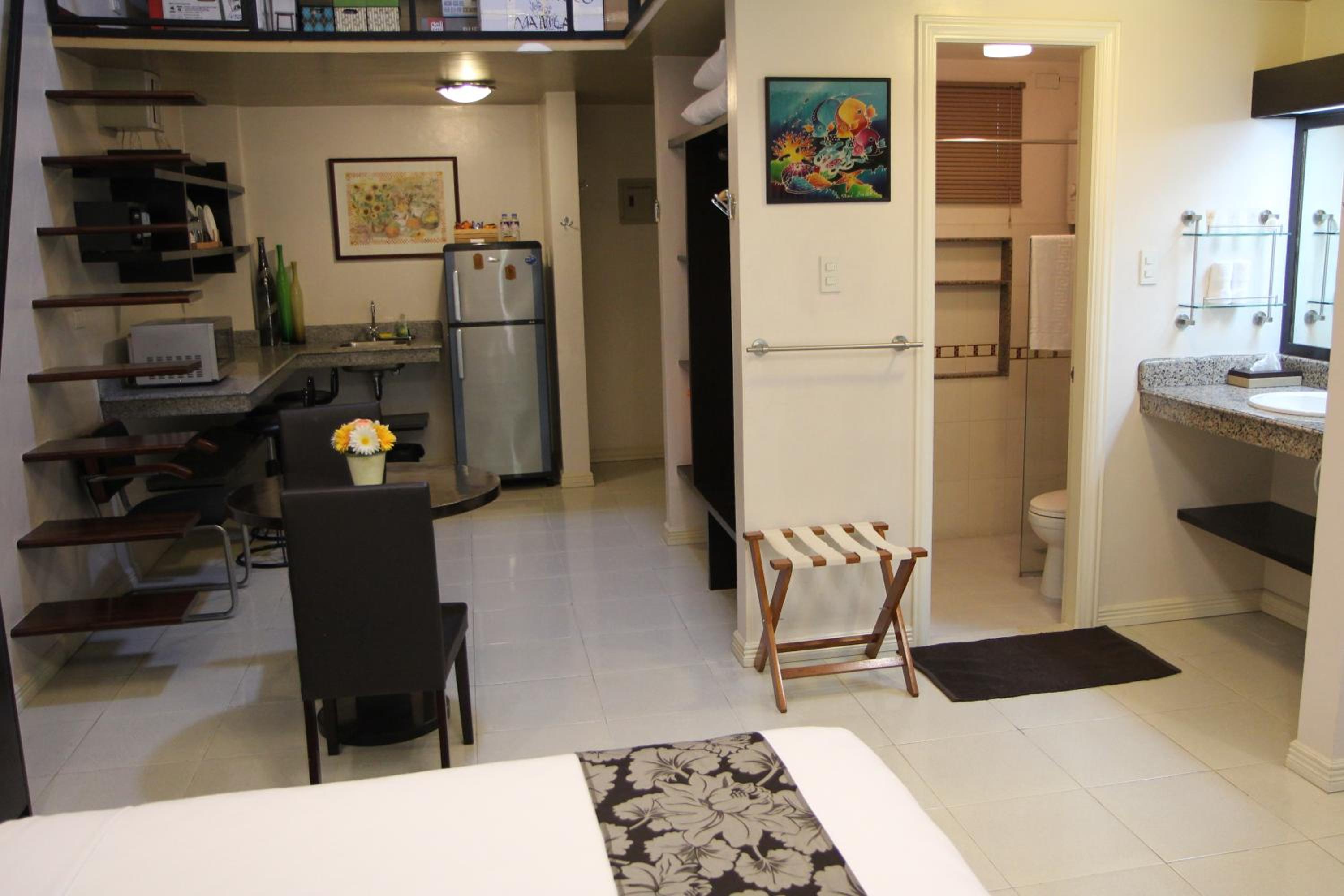 Double Room with Balcony - Photo 18