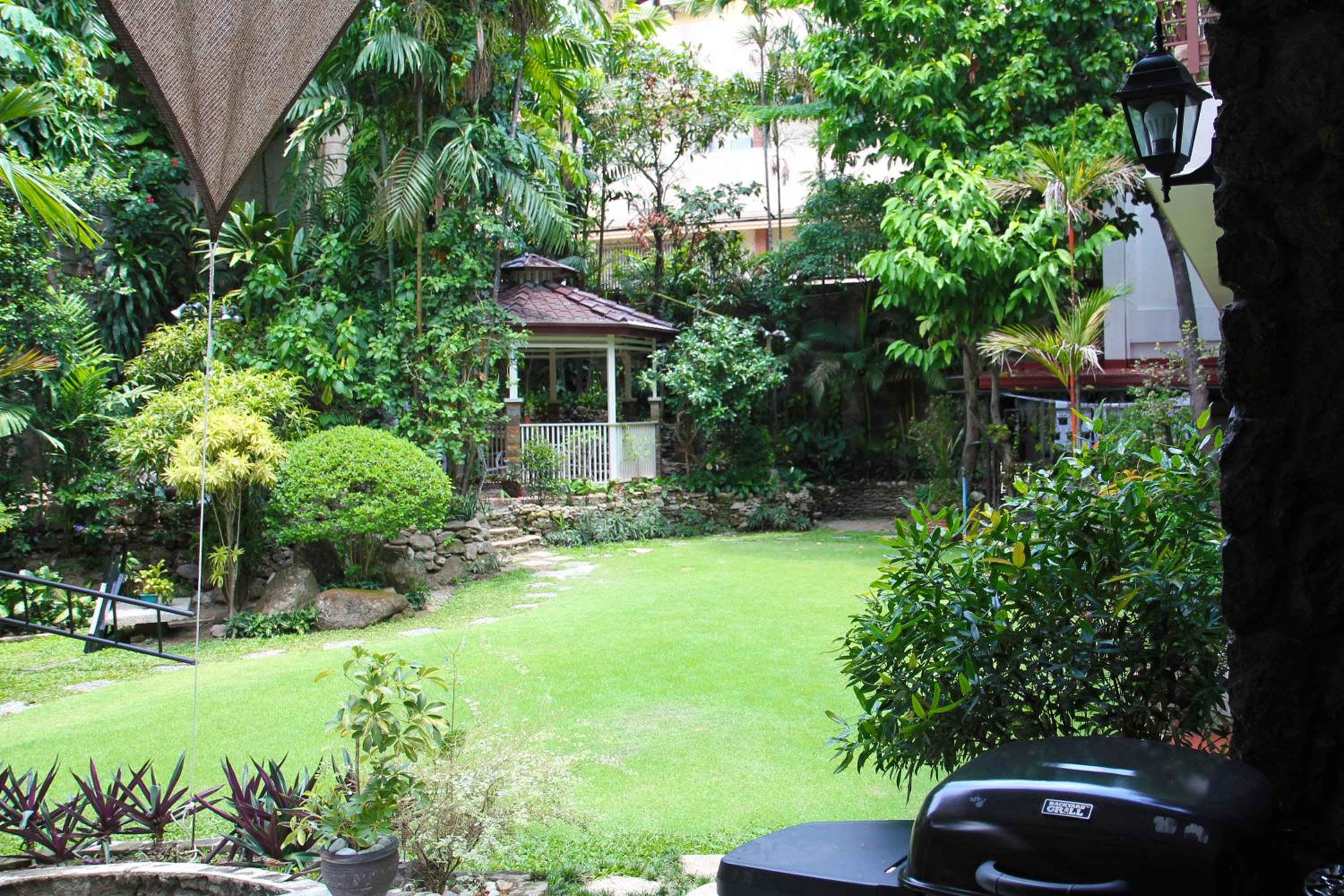 Deluxe Double Room with Balcony - Photo 4