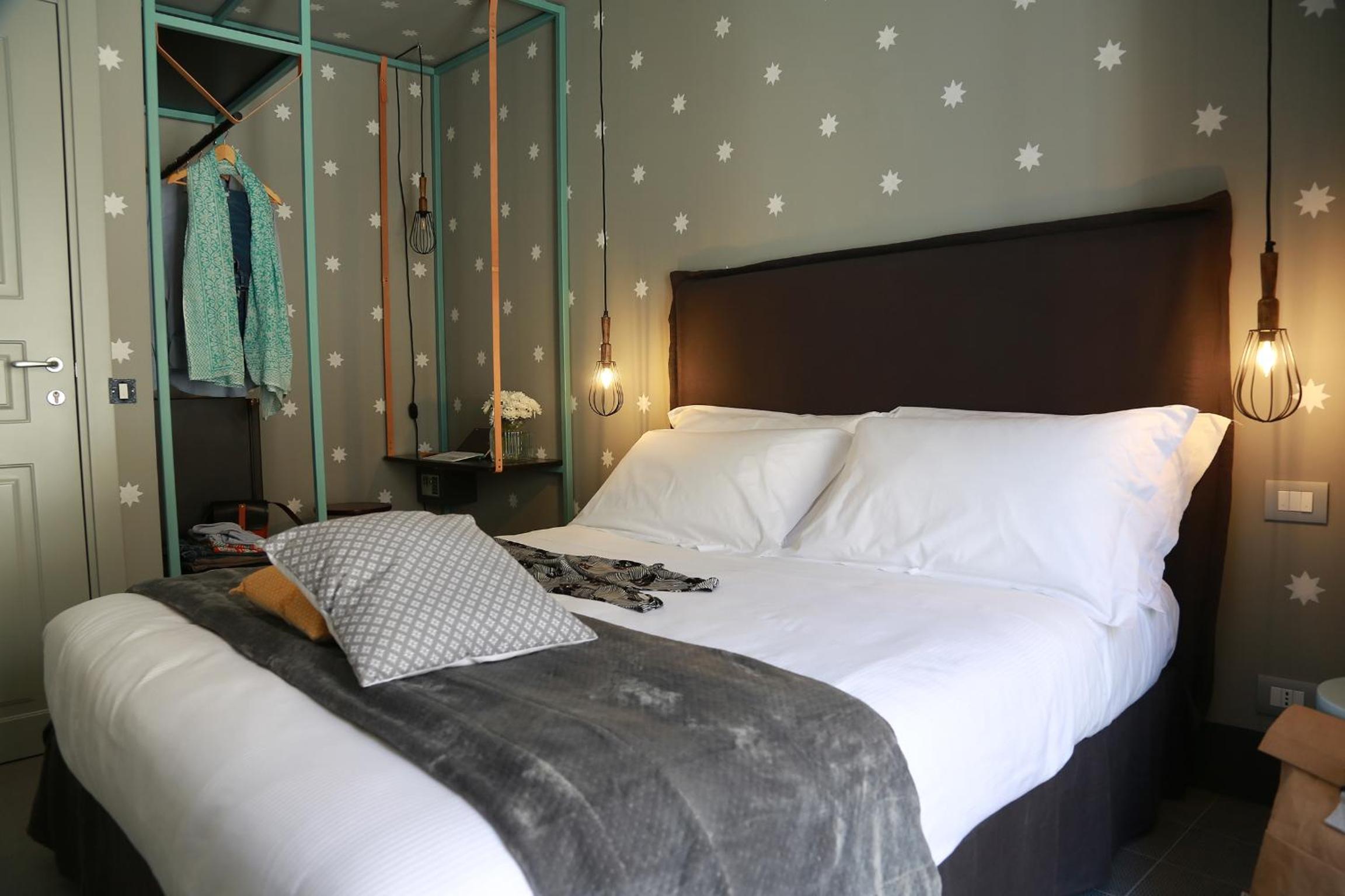 Deluxe Queen Room photo 1