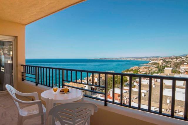 One-Bedroom Apartment with Sea View - Photo 18