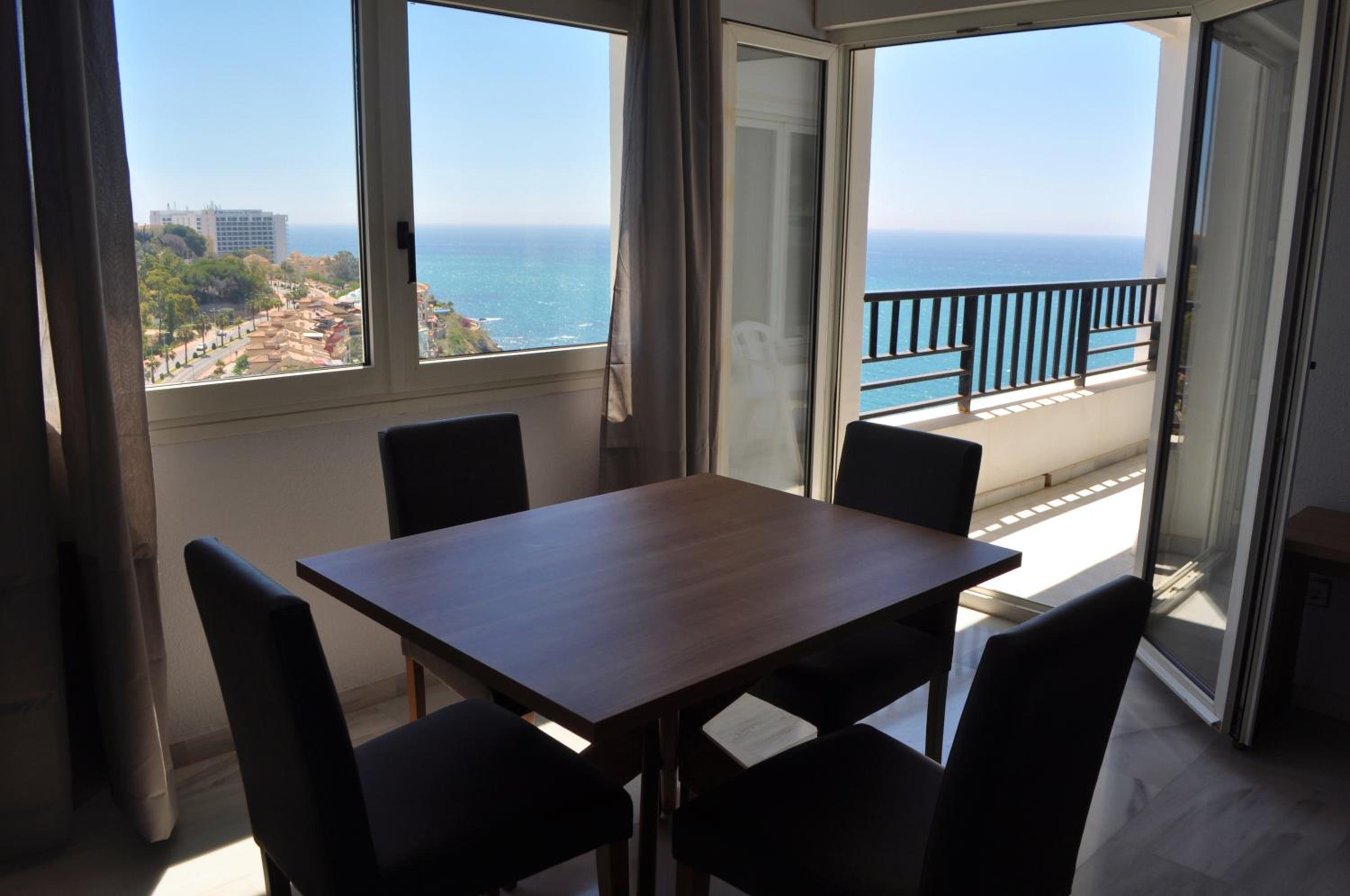 One-Bedroom Apartment with Sea View - Photo 20