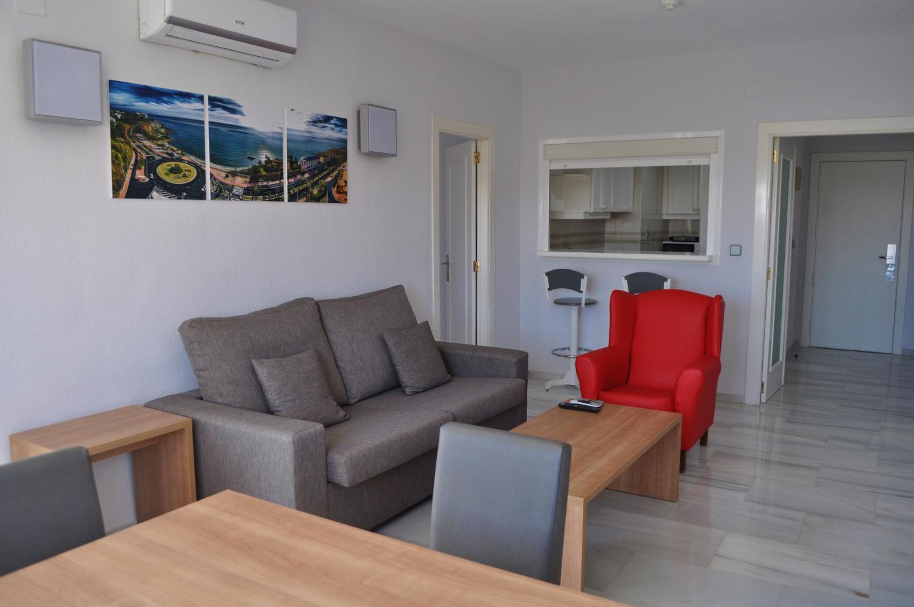 One-Bedroom Apartment with Sea View - Photo 11