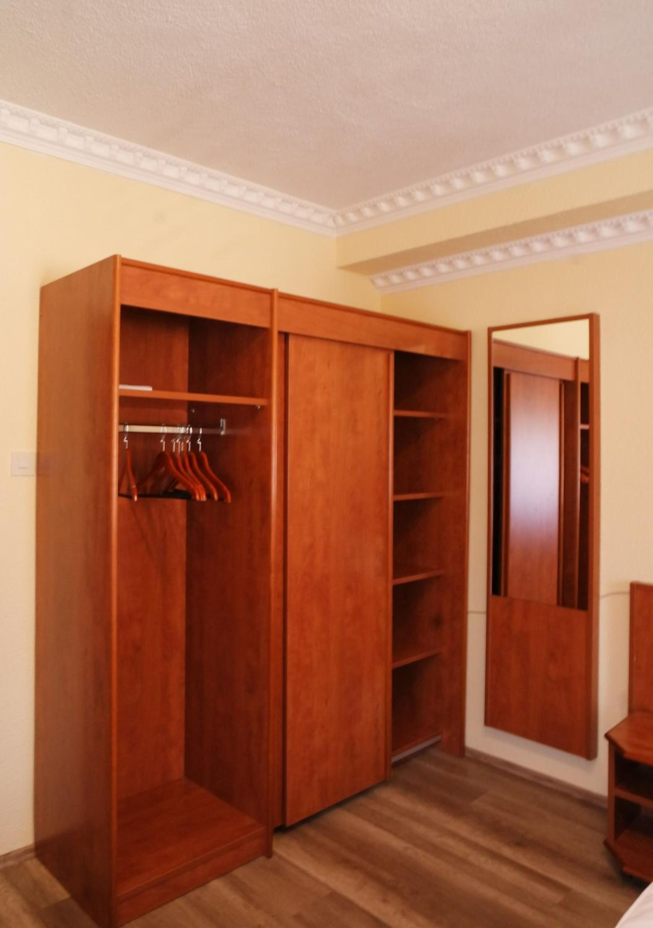Single Room with Bathroom photo 2