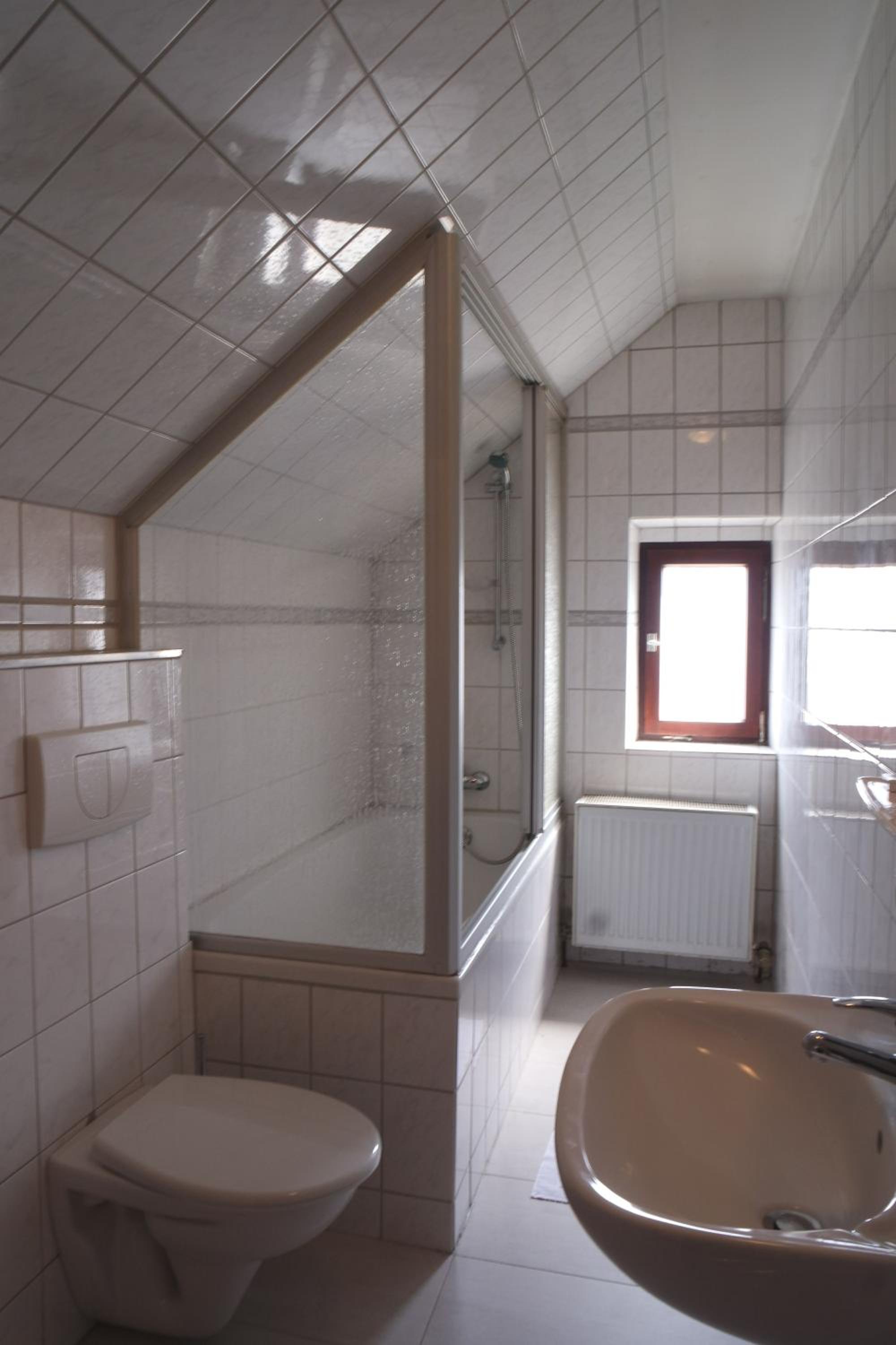 Single Room with Bathroom photo 3