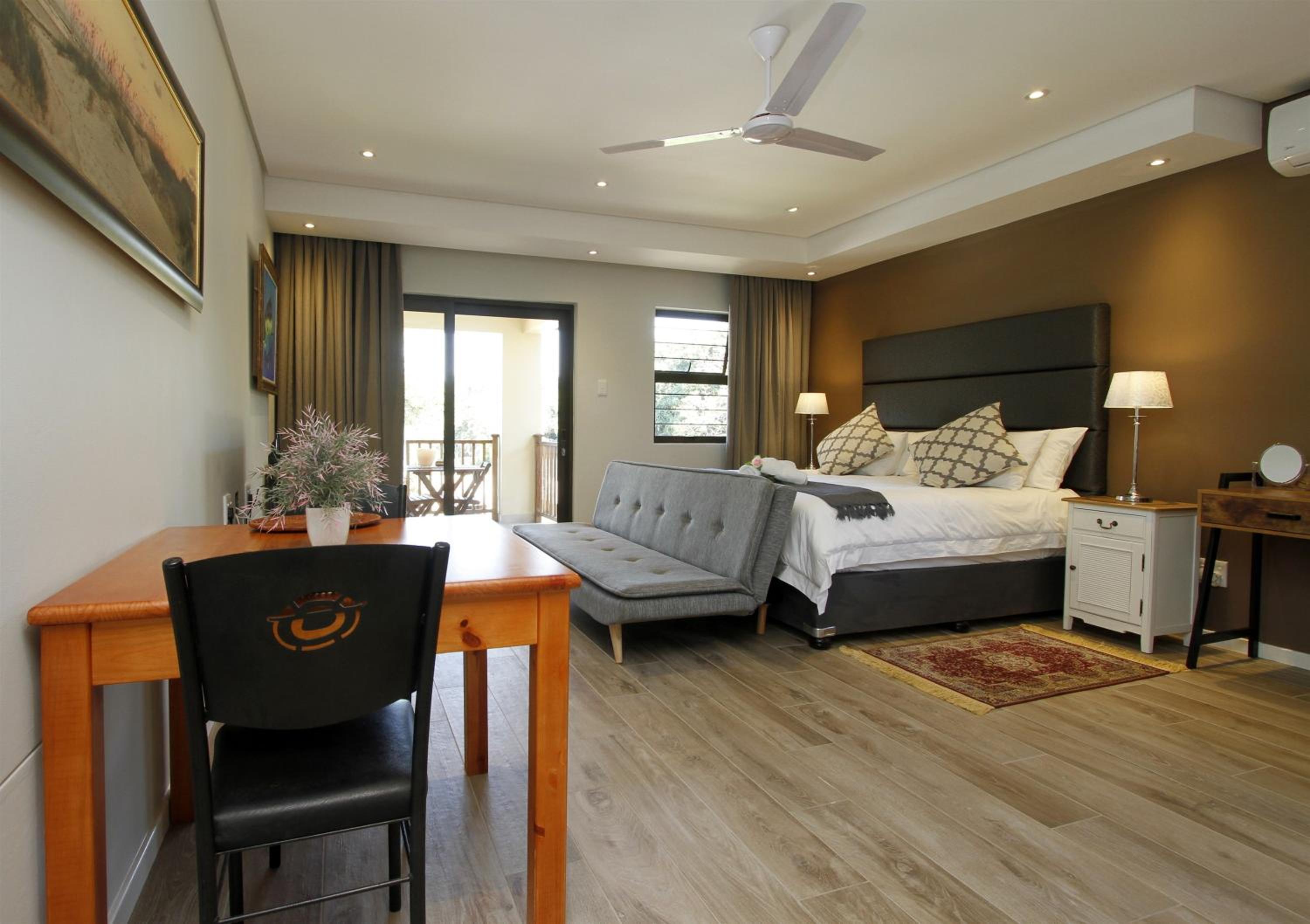 Suite - Photo 4