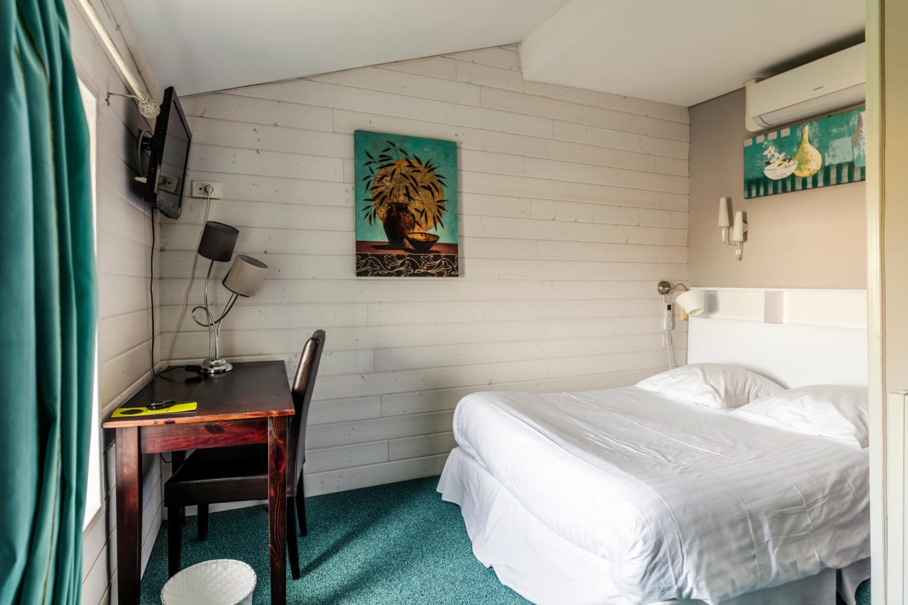 Standard Double Room photo 2