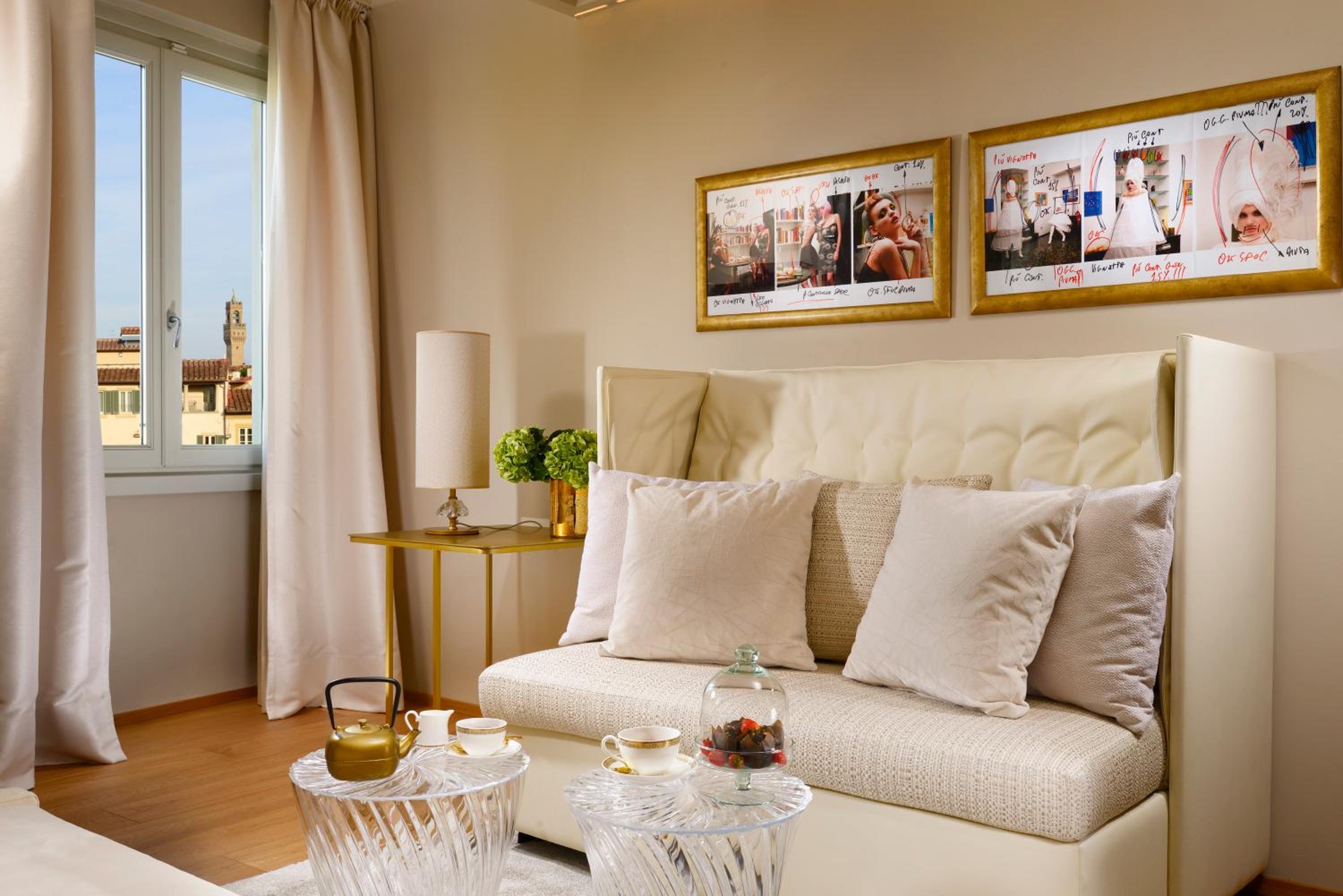 Deluxe Junior Suite - Photo 9