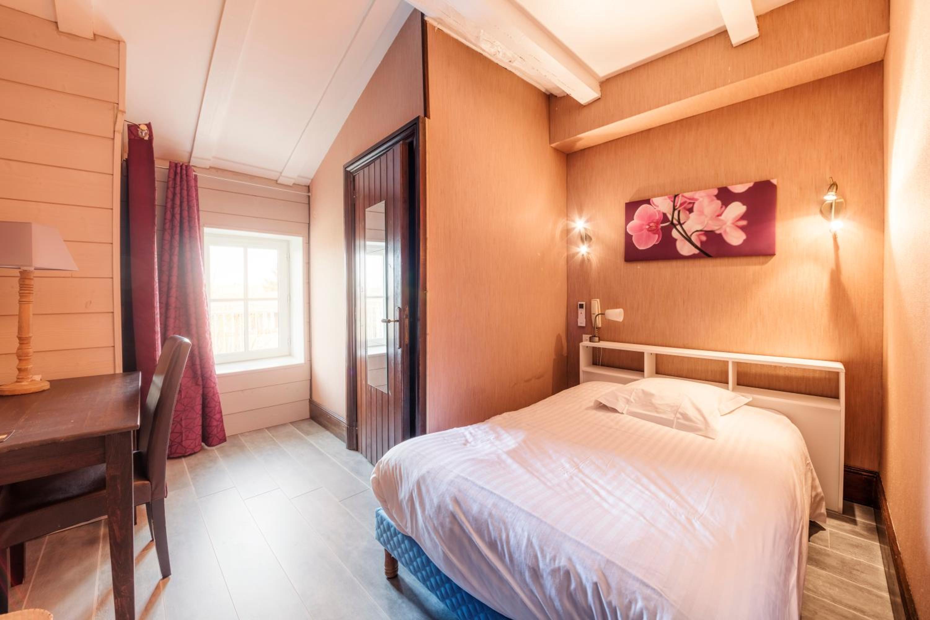 Single Room photo 2
