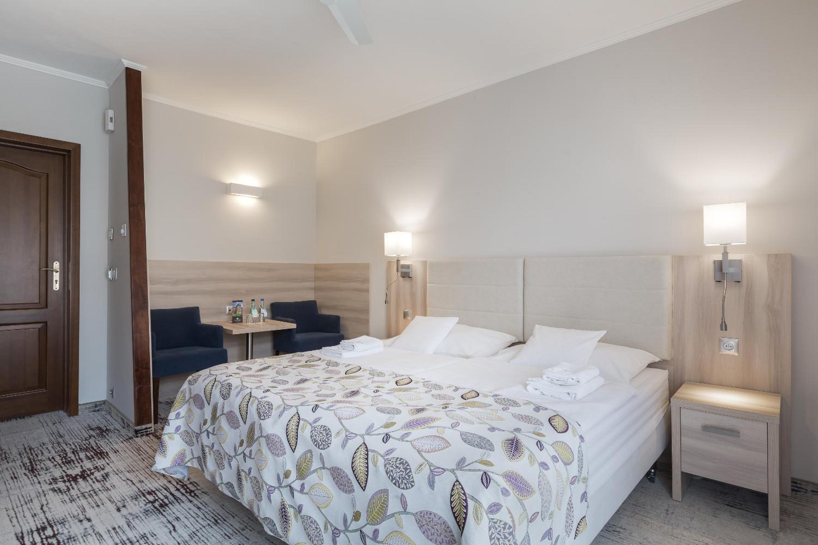 Standard Double or Twin Room - Photo 13