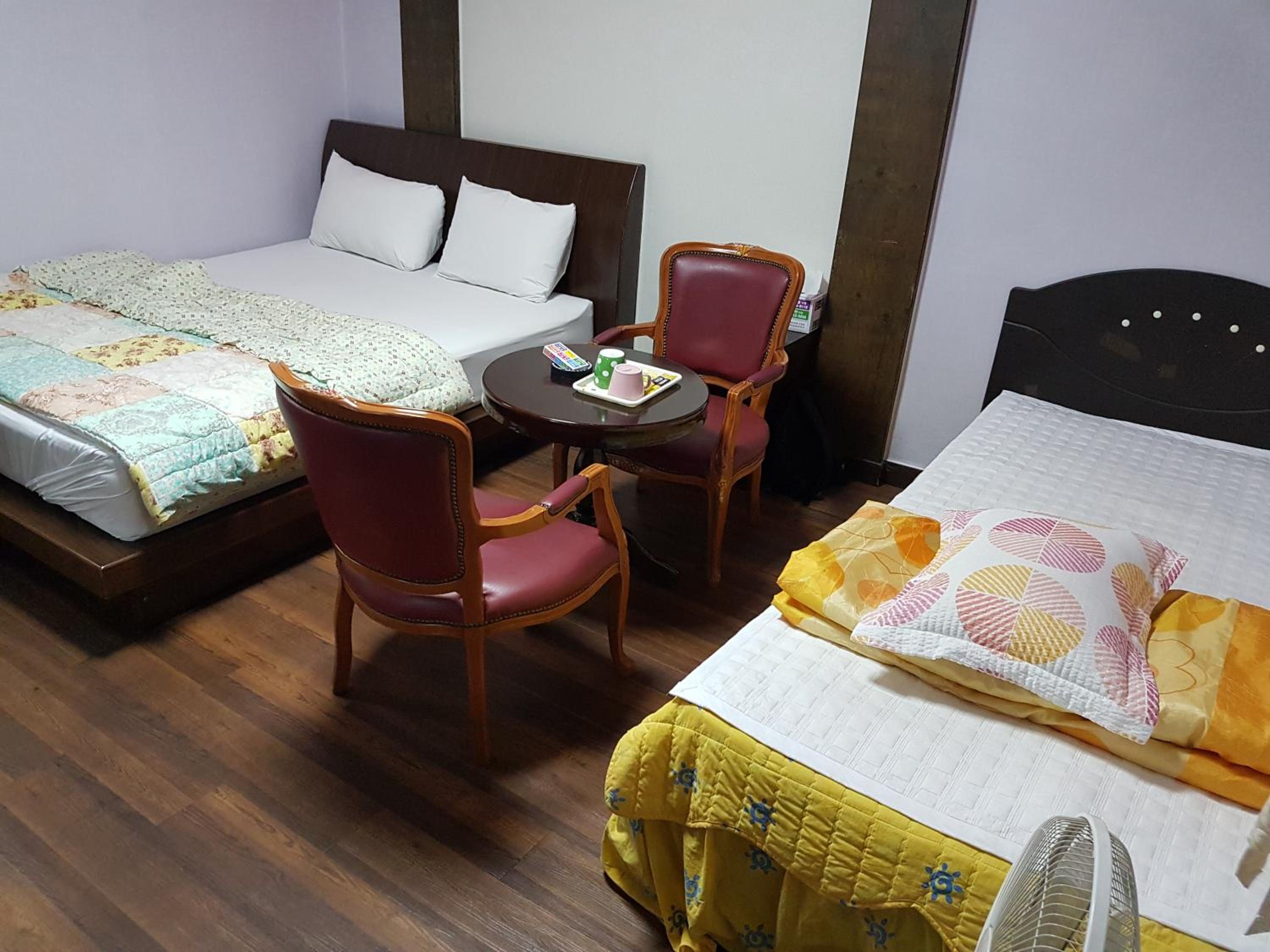 Standard Twin Room photo 2