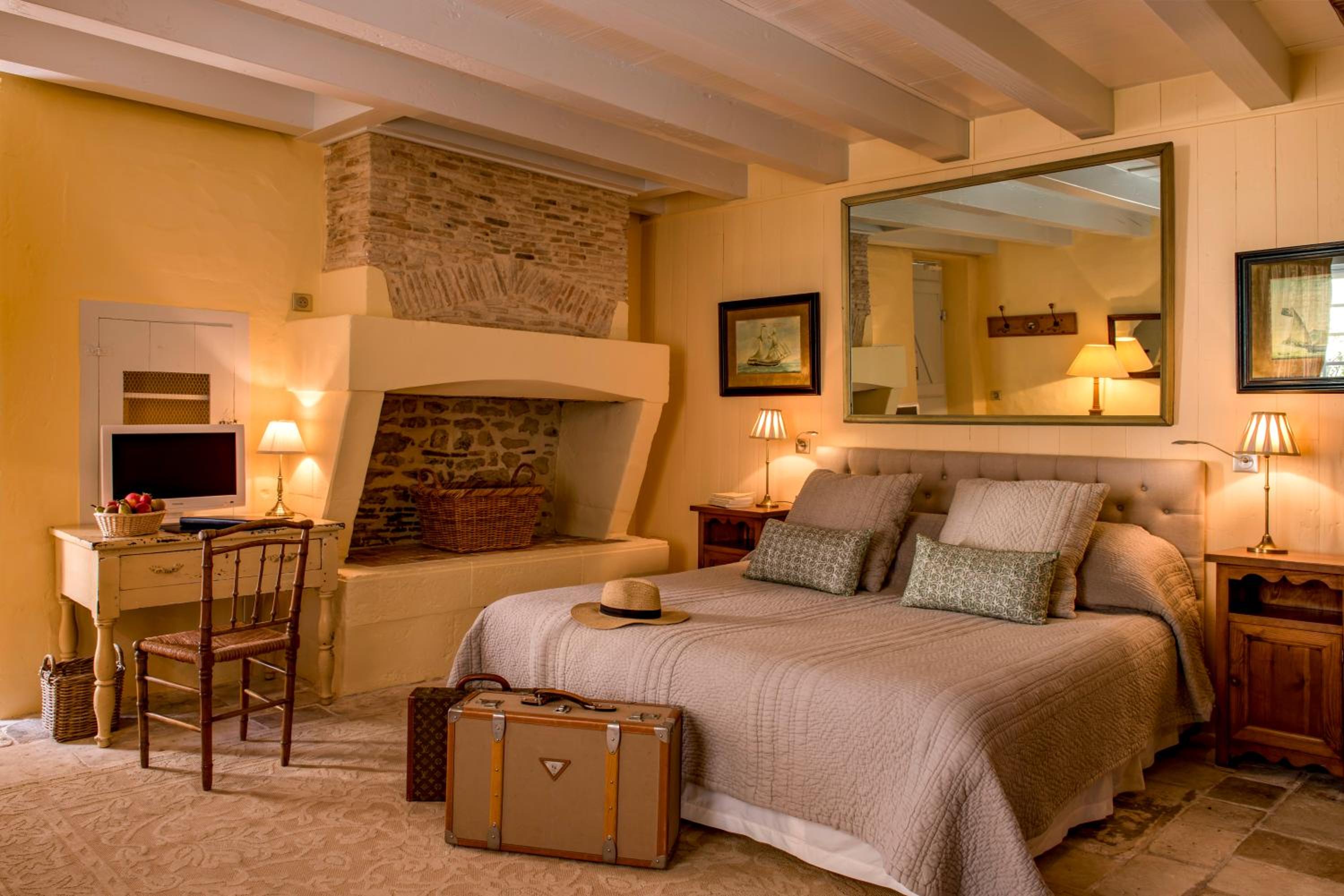 Deluxe Family Suite photo 2