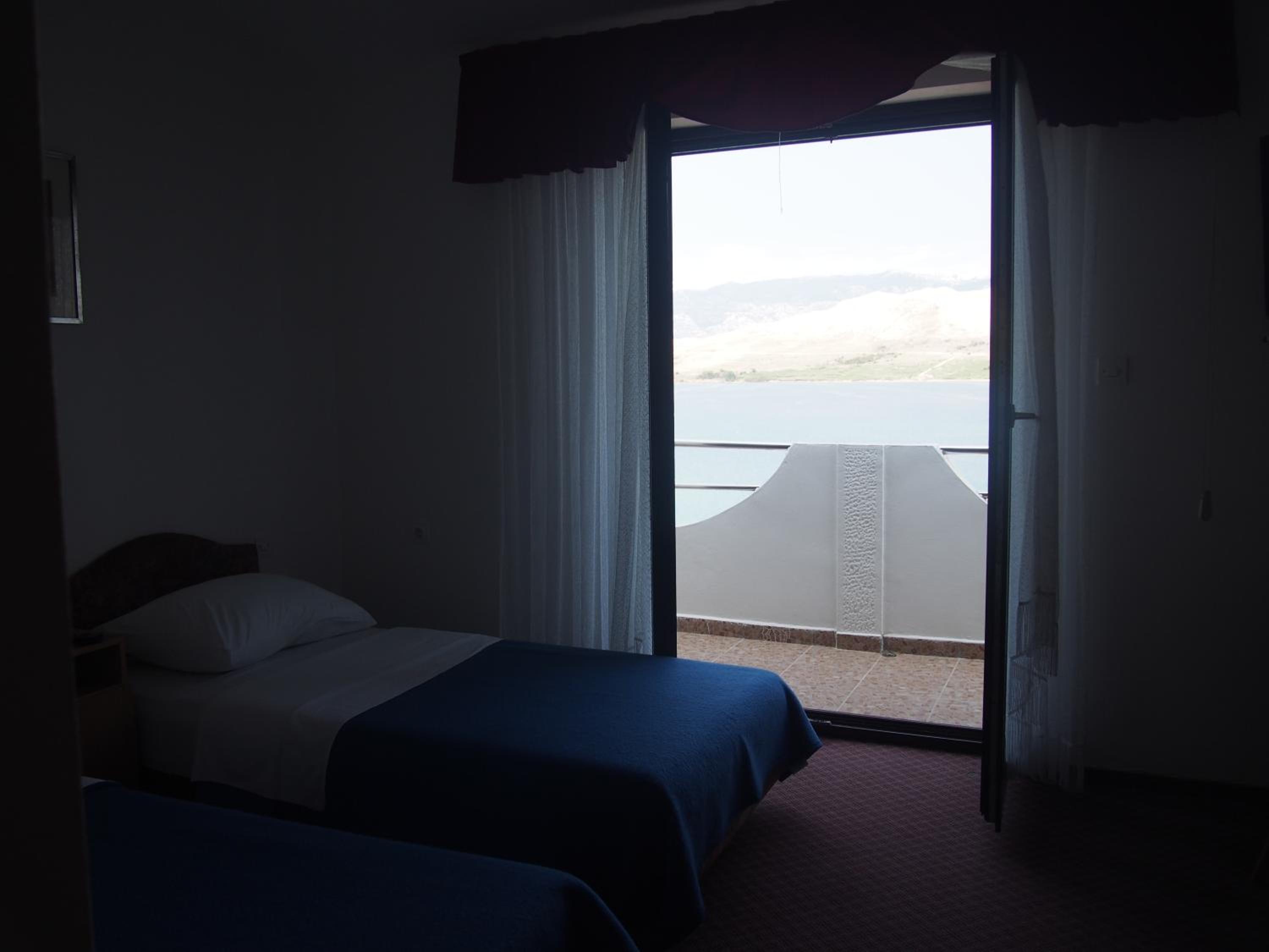 Twin Room with Sea View - Photo 5