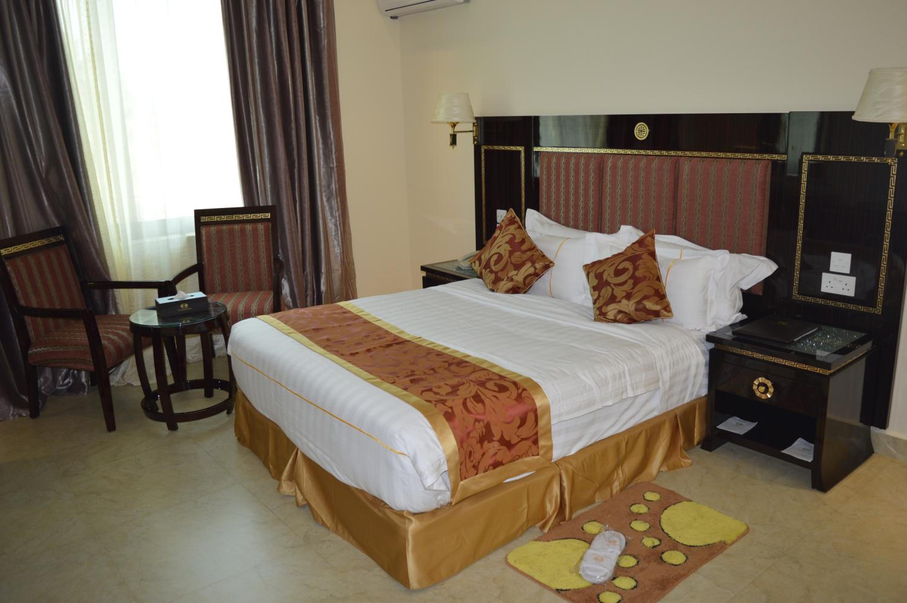 Executive Suite photo 2