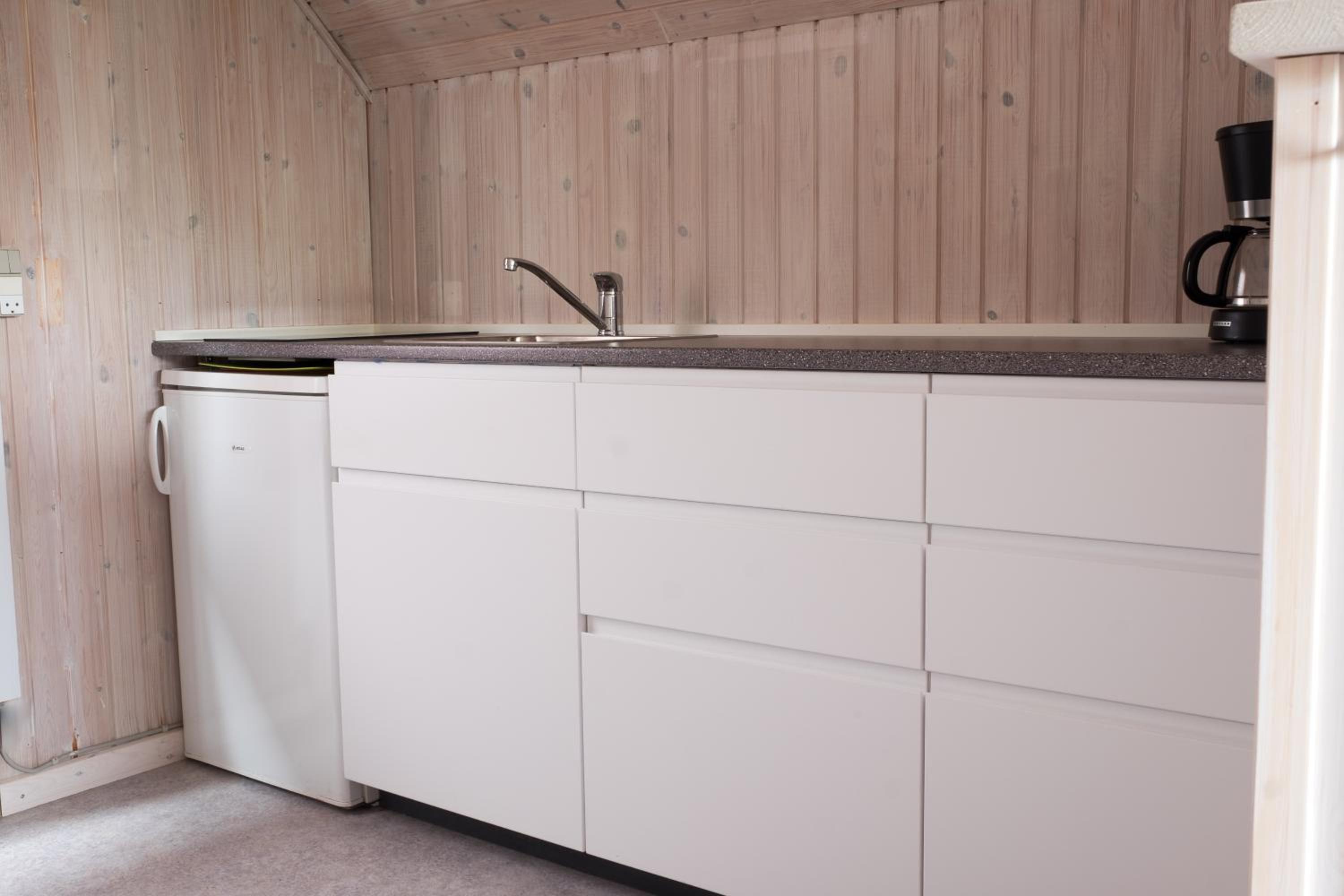 Cottage (2 Adults) with Shared Bathroom thumbnail 6