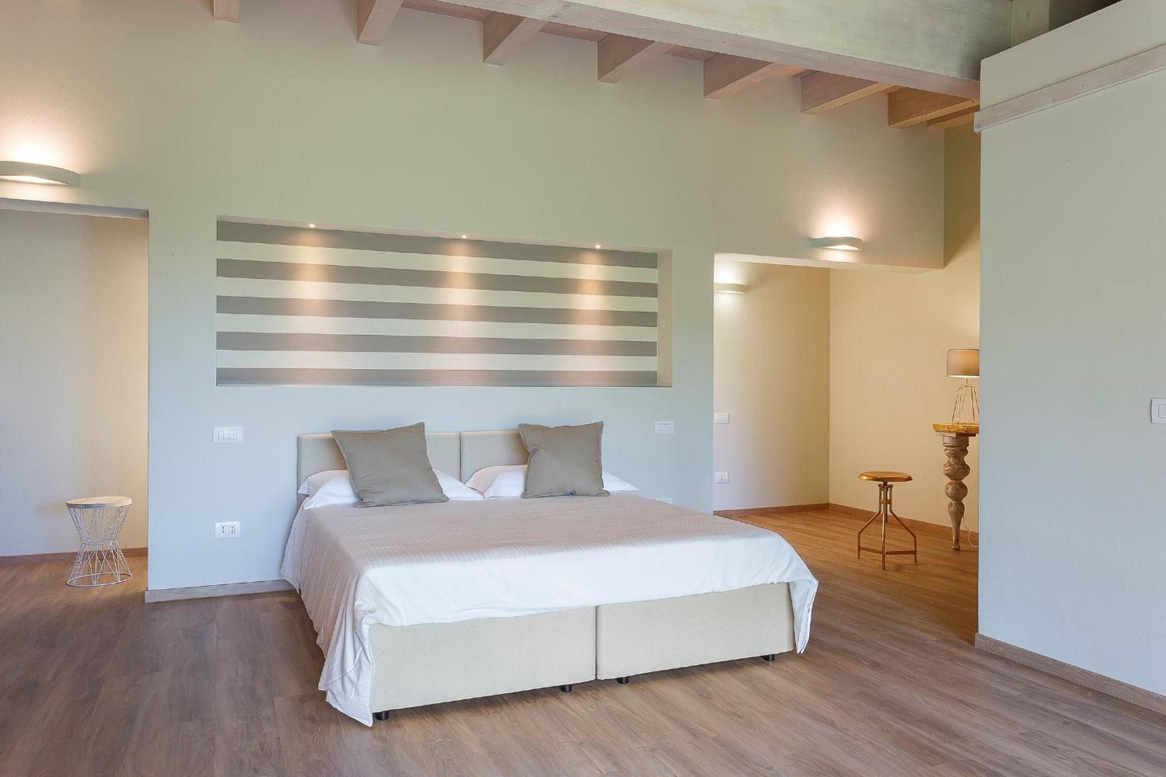Junior Suite with Garden View - Photo 12