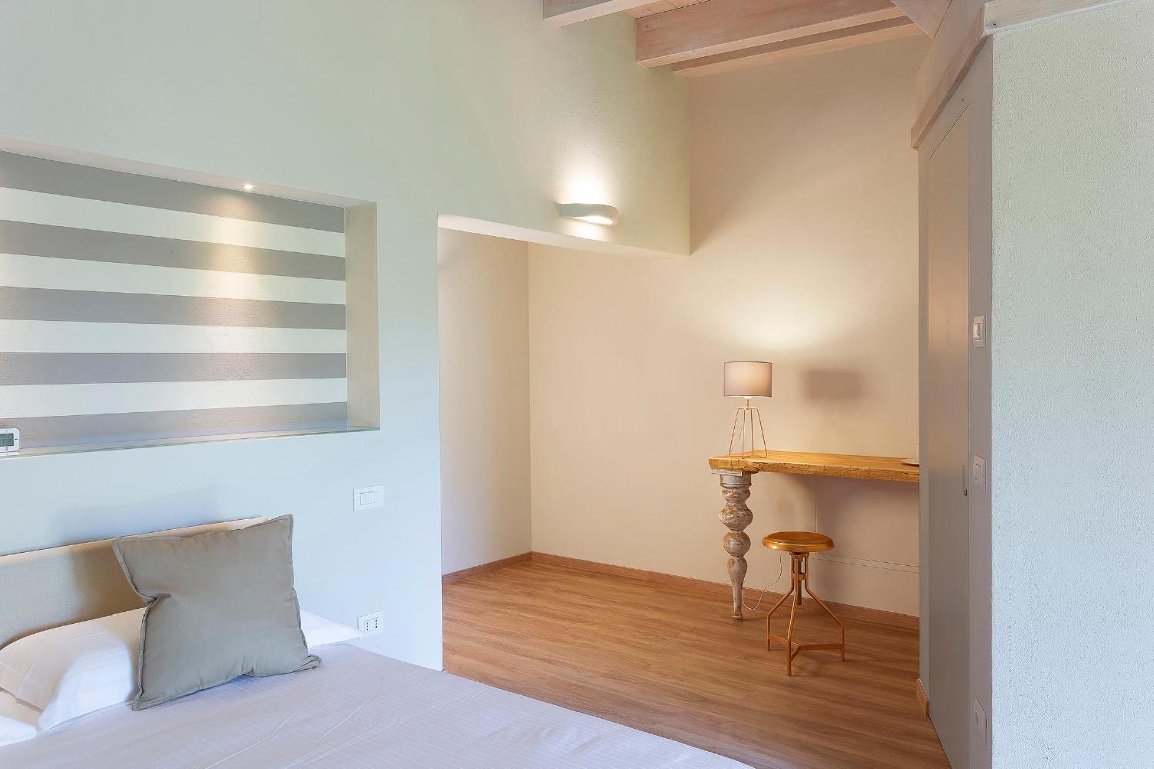 Junior Suite with Garden View - Photo 9