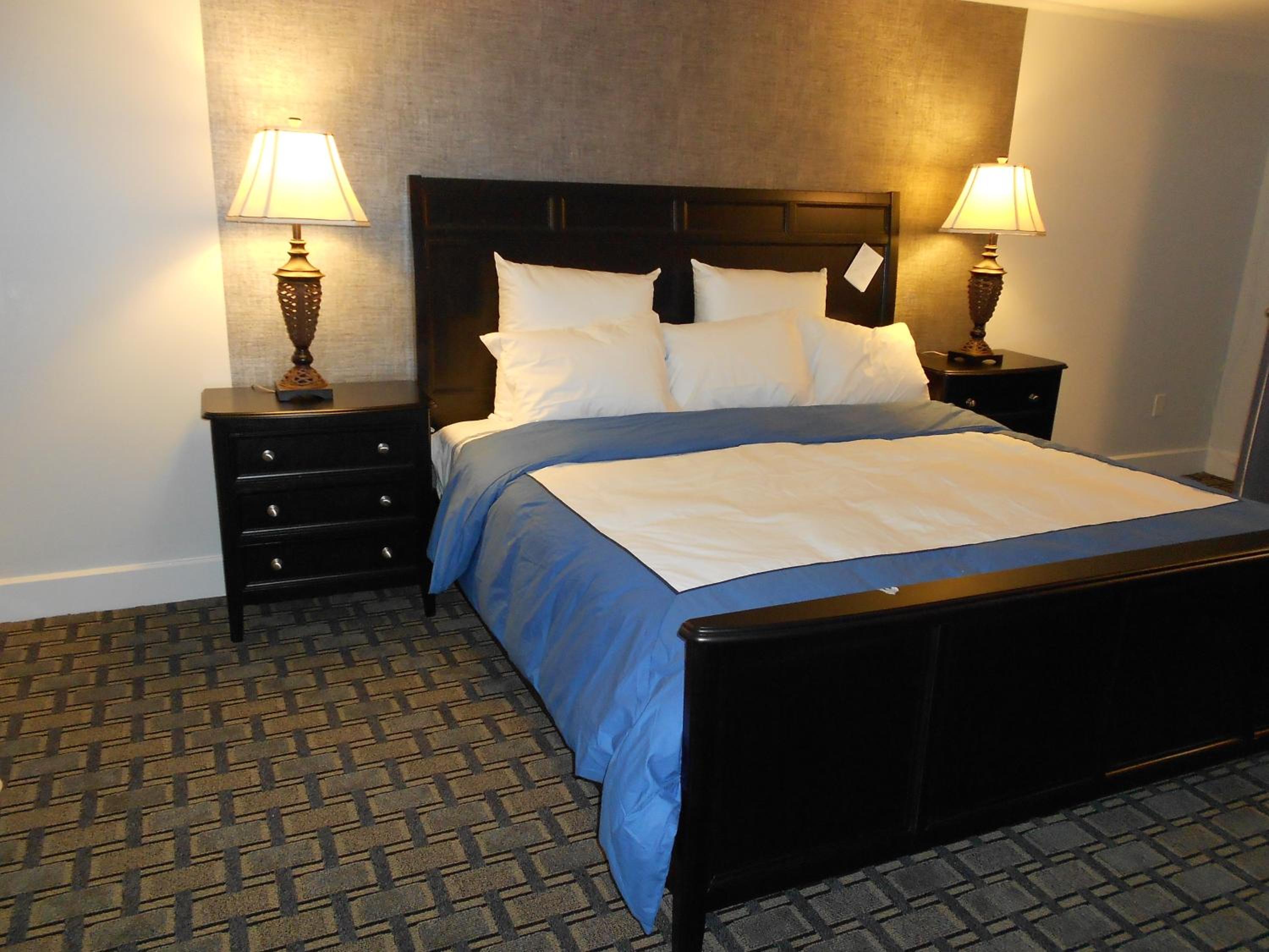 Deluxe King Room - Photo 6