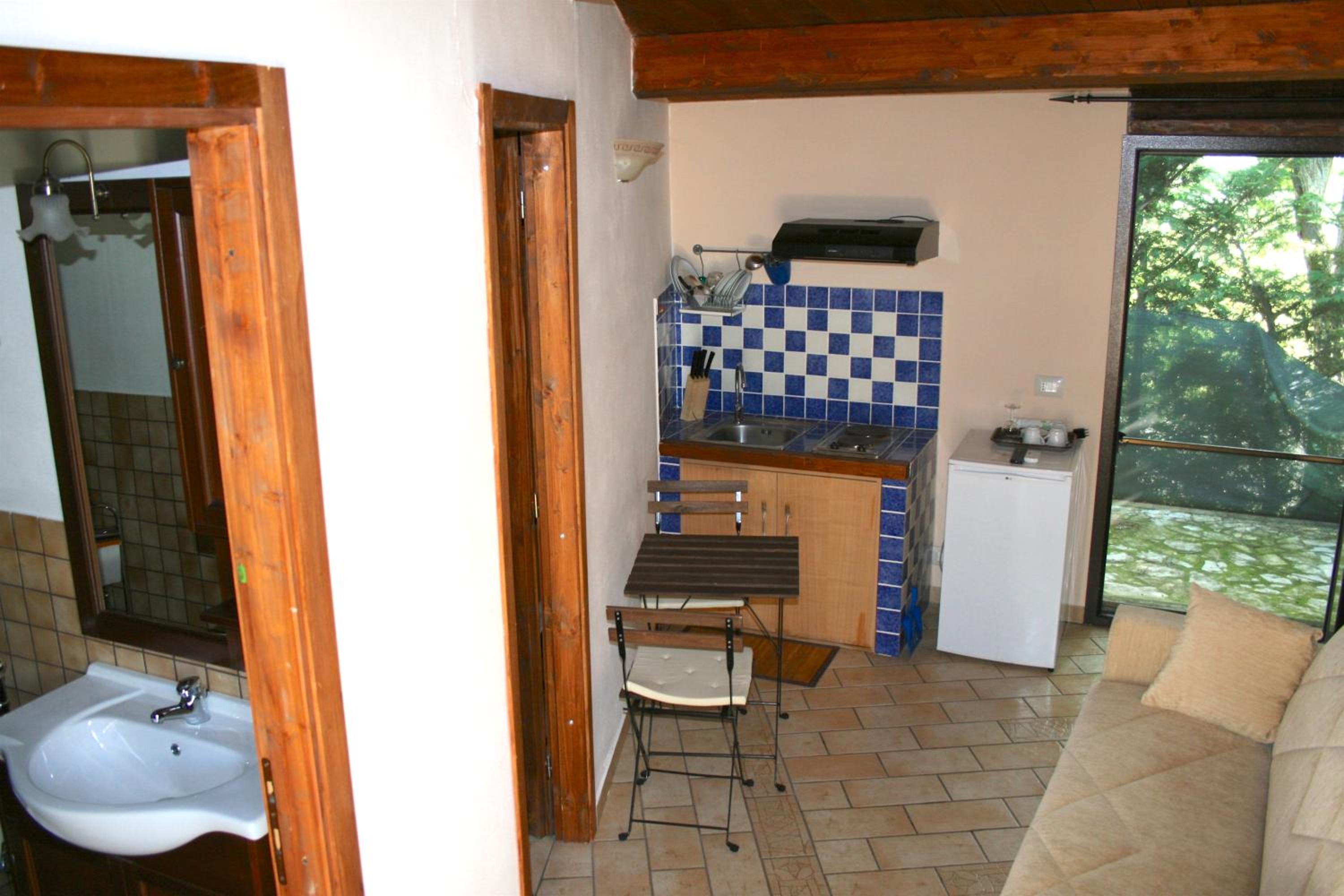 One-Bedroom Apartment - Photo 4