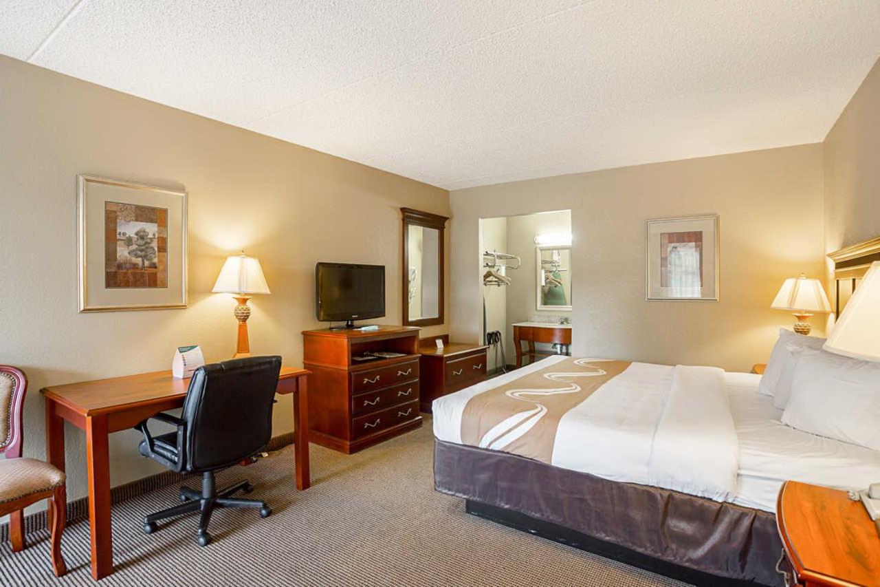 Double Room With Two Double Beds - Non-Smoking photo 1