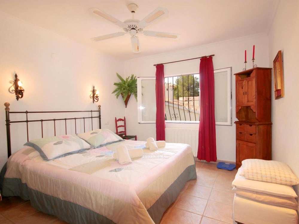 Villa photo 2