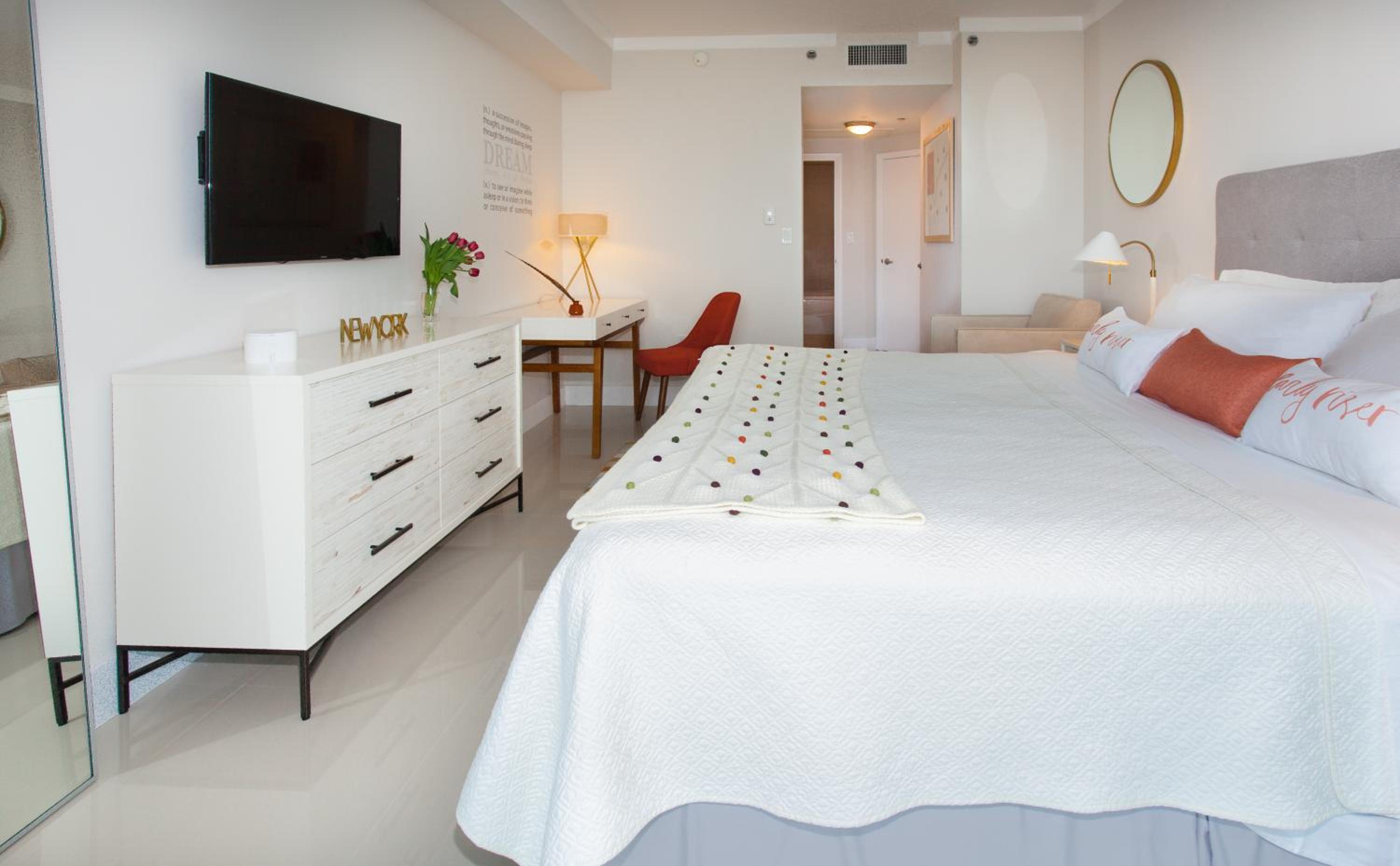 Boutique Two Bedroom Three Full Baths Balcony