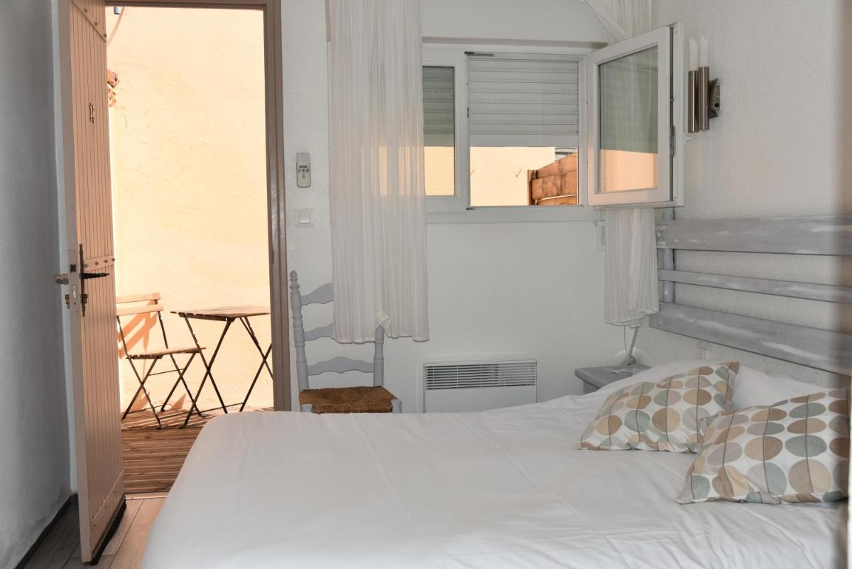 Standard Double Room with Balcony and Air Conditioning - Photo 2
