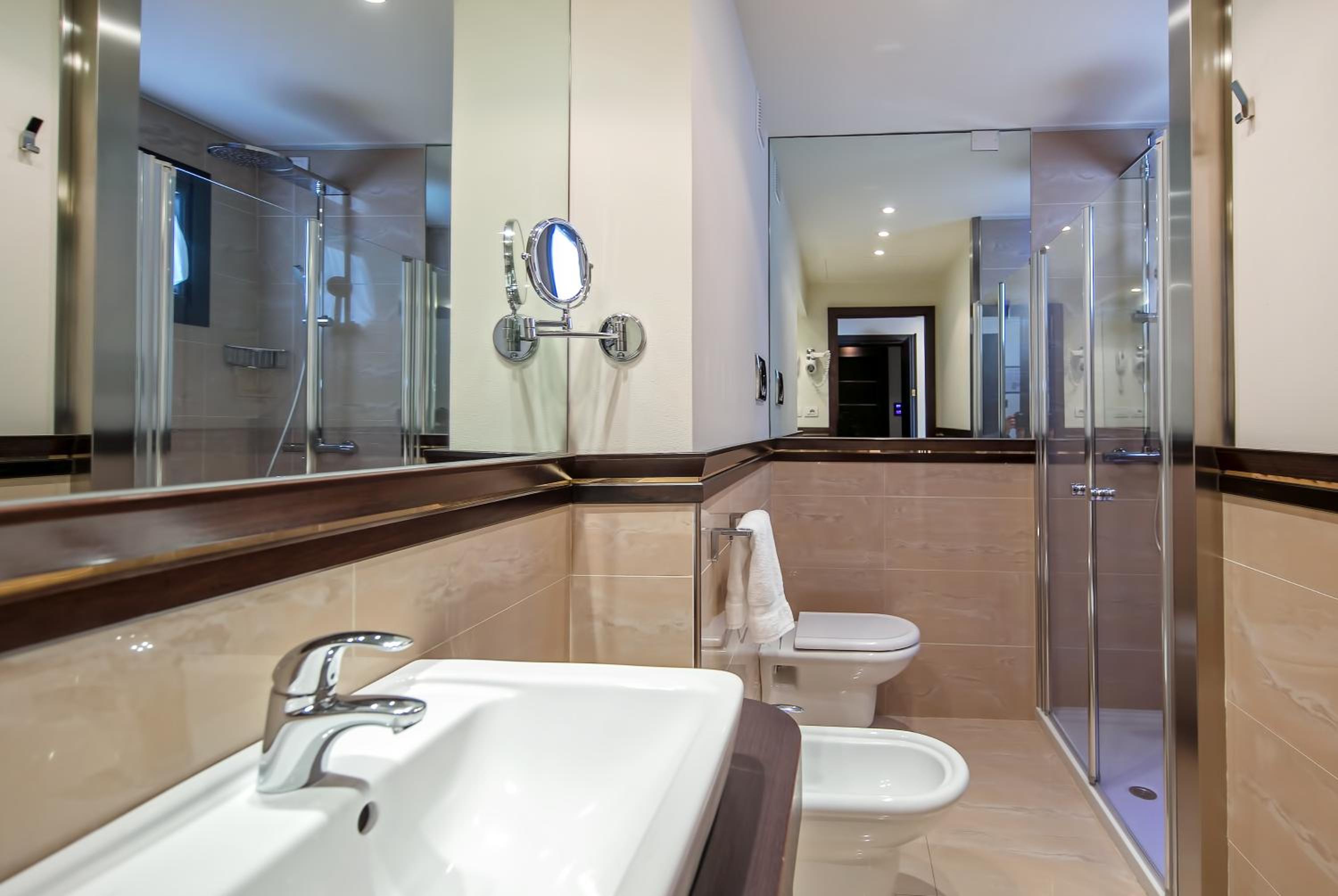 Classic Double or Twin Room photo 3