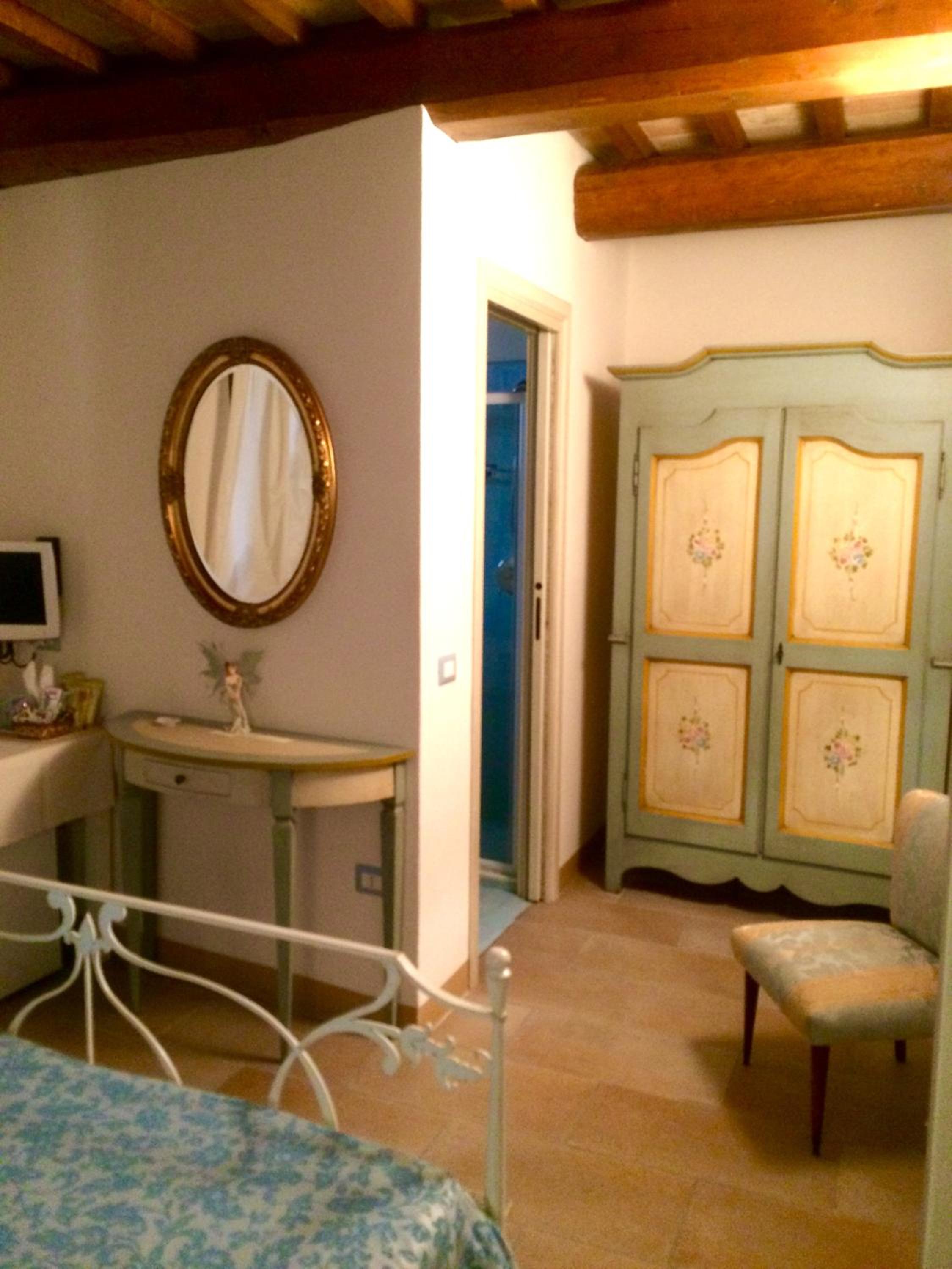 Double Room - Photo 12