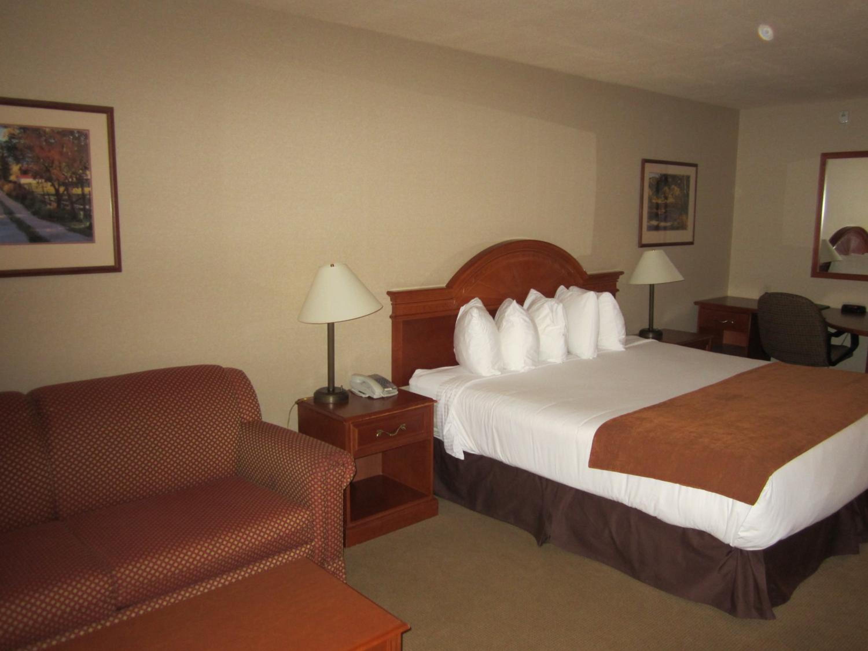 Deluxe King Room - Non-Smoking - Photo 2