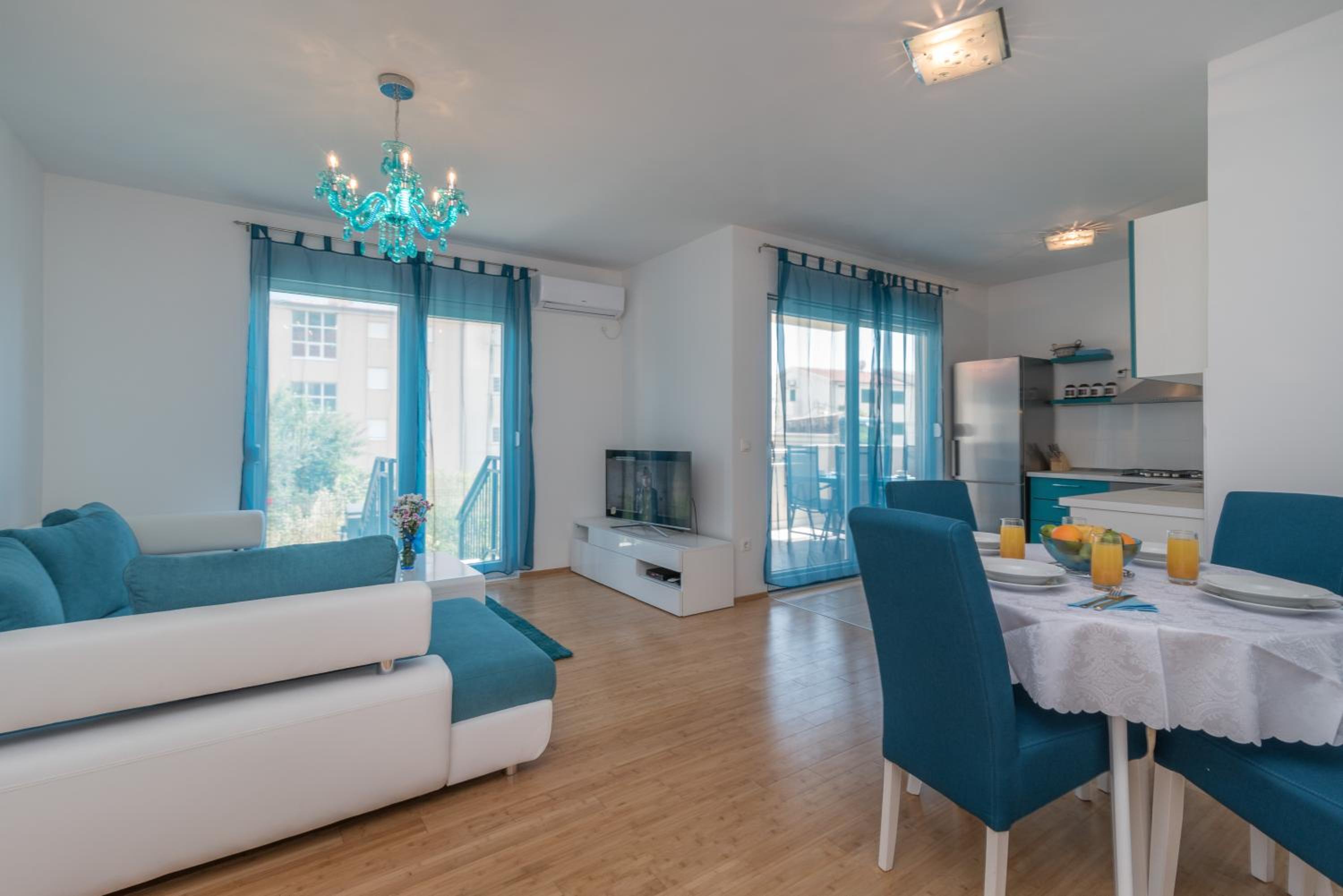 Apartment with Garden View