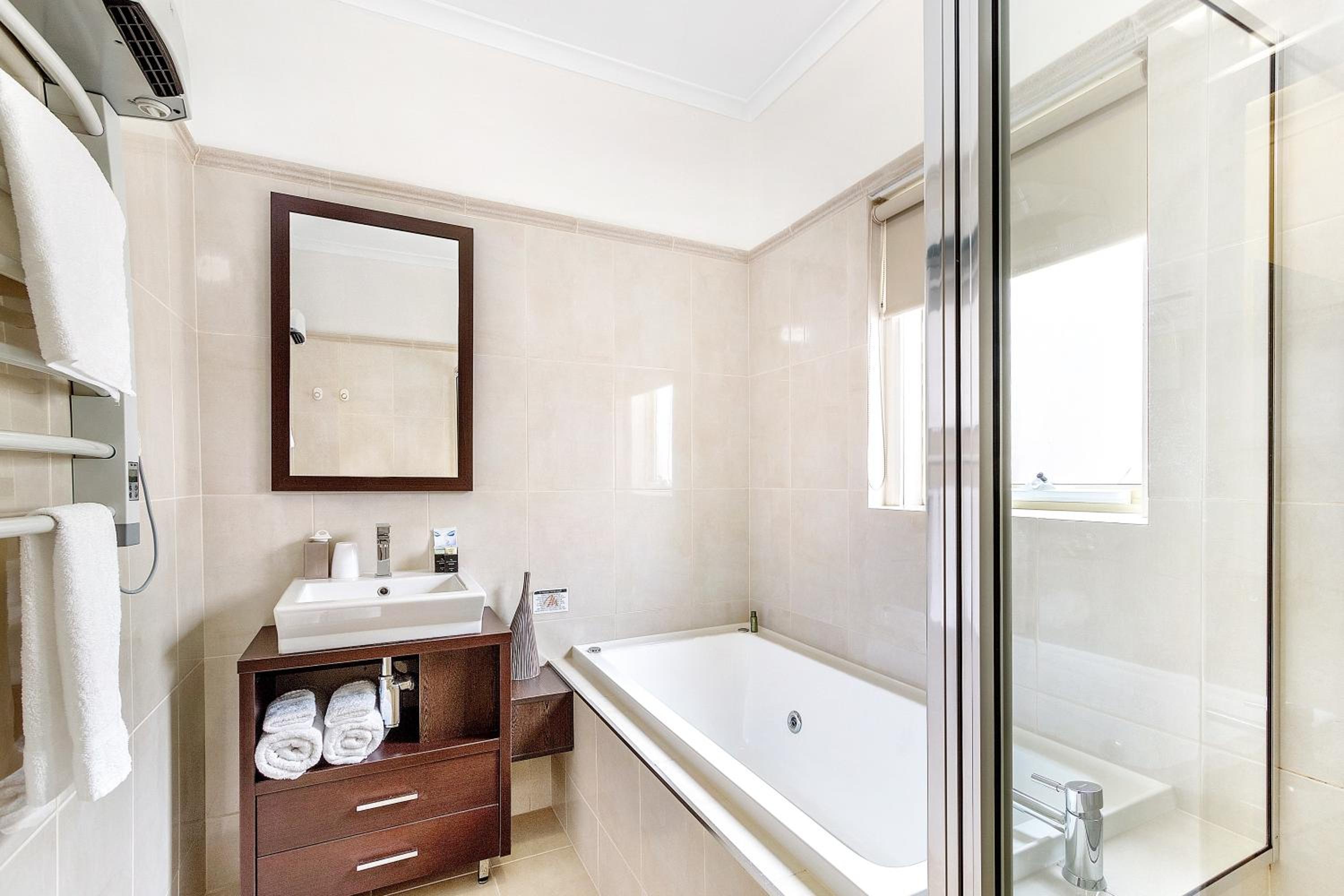Executive Double Room with Spa Bath photo 2