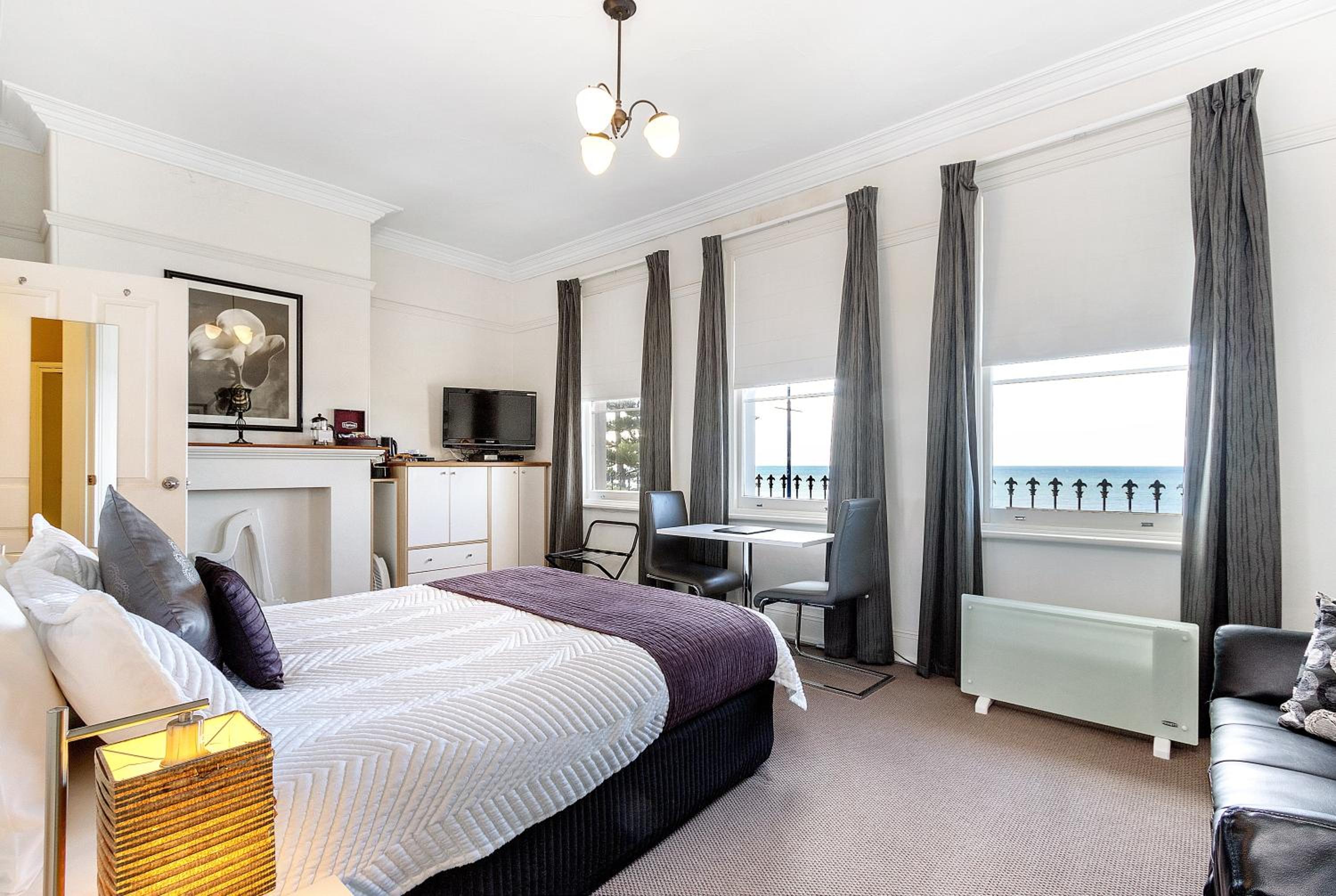 Deluxe Double Room with Sea View photo 2