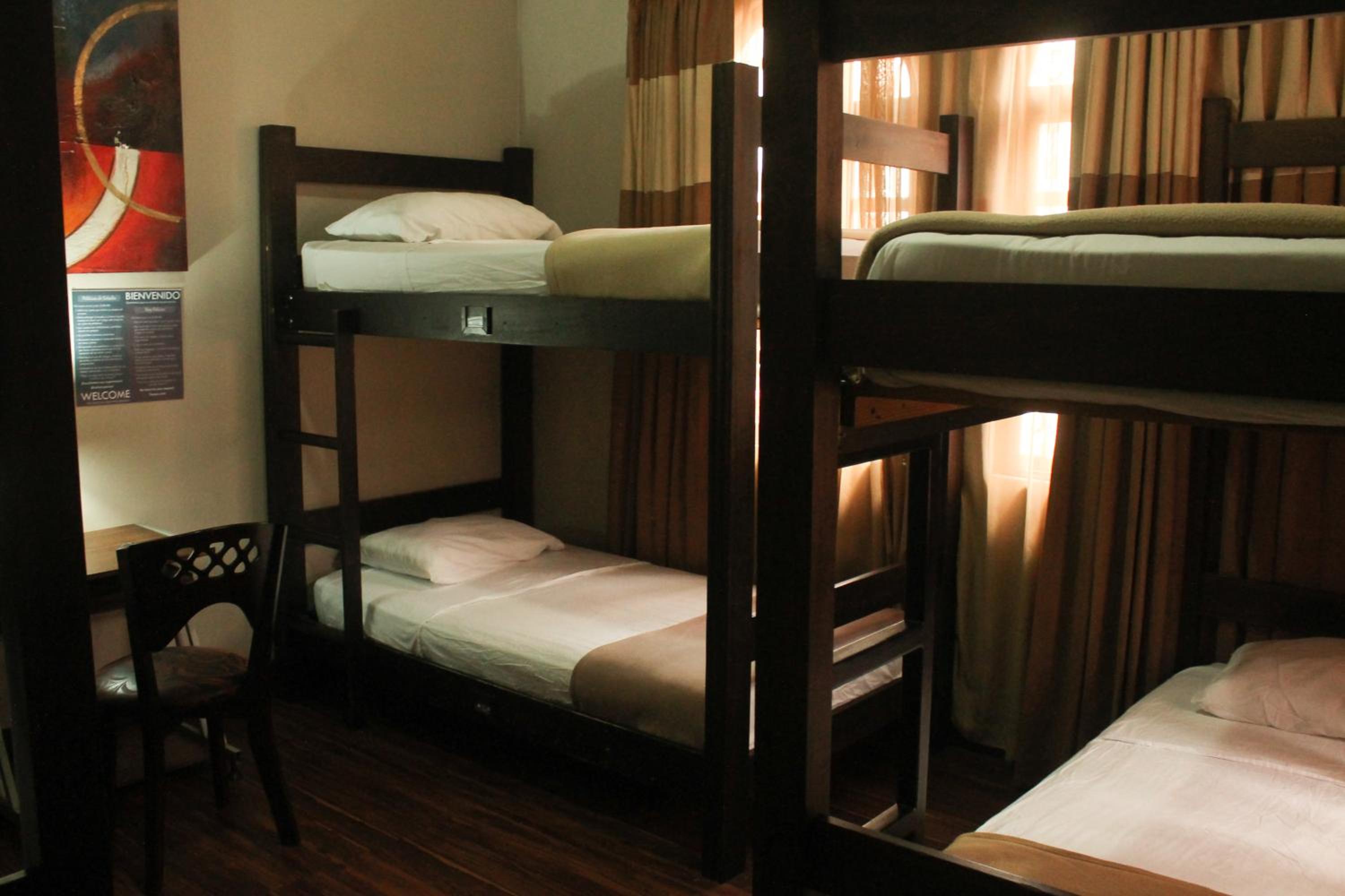 Bed in 6-Bed Mixed Dormitory Room photo 3